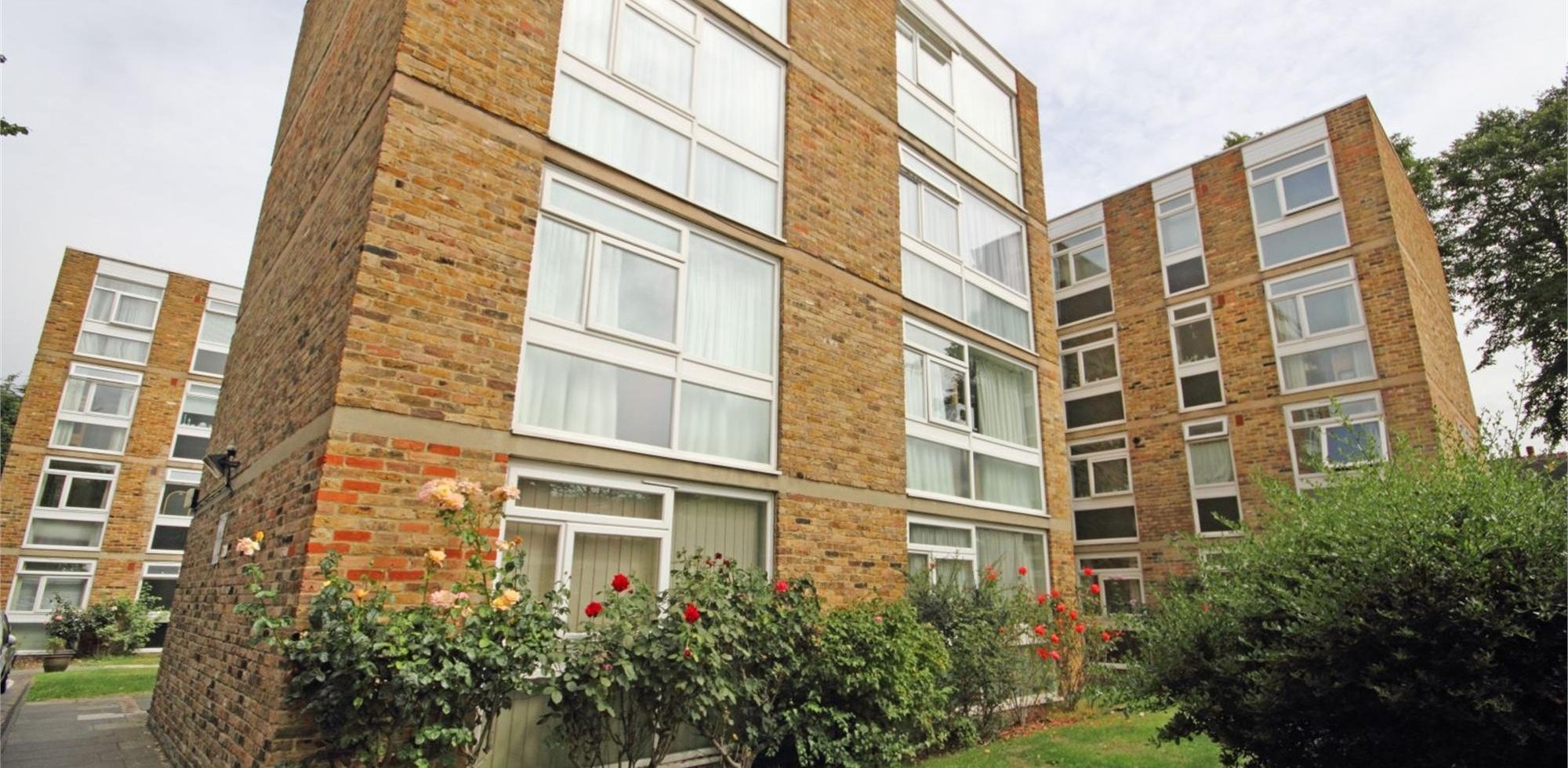 Flat For Sale in Abinger Court, 36 Gordon Road, Ealing, W5