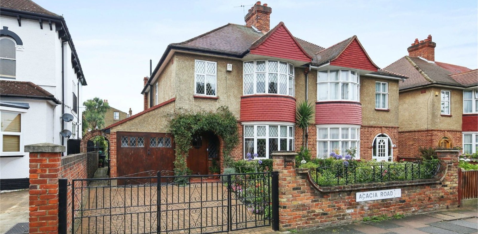 House For Sale in Acacia Road, London, W3