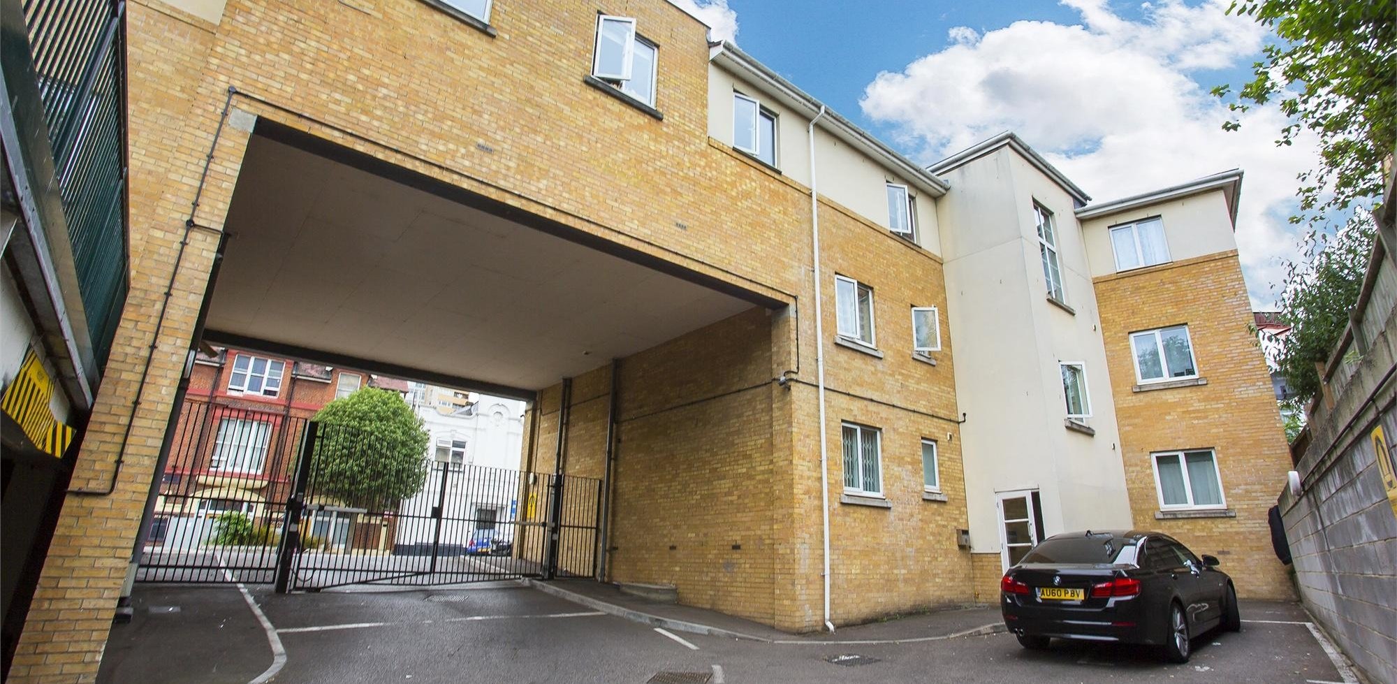 Flat For Sale in Ancroft House, 28 Horn Lane, Acton