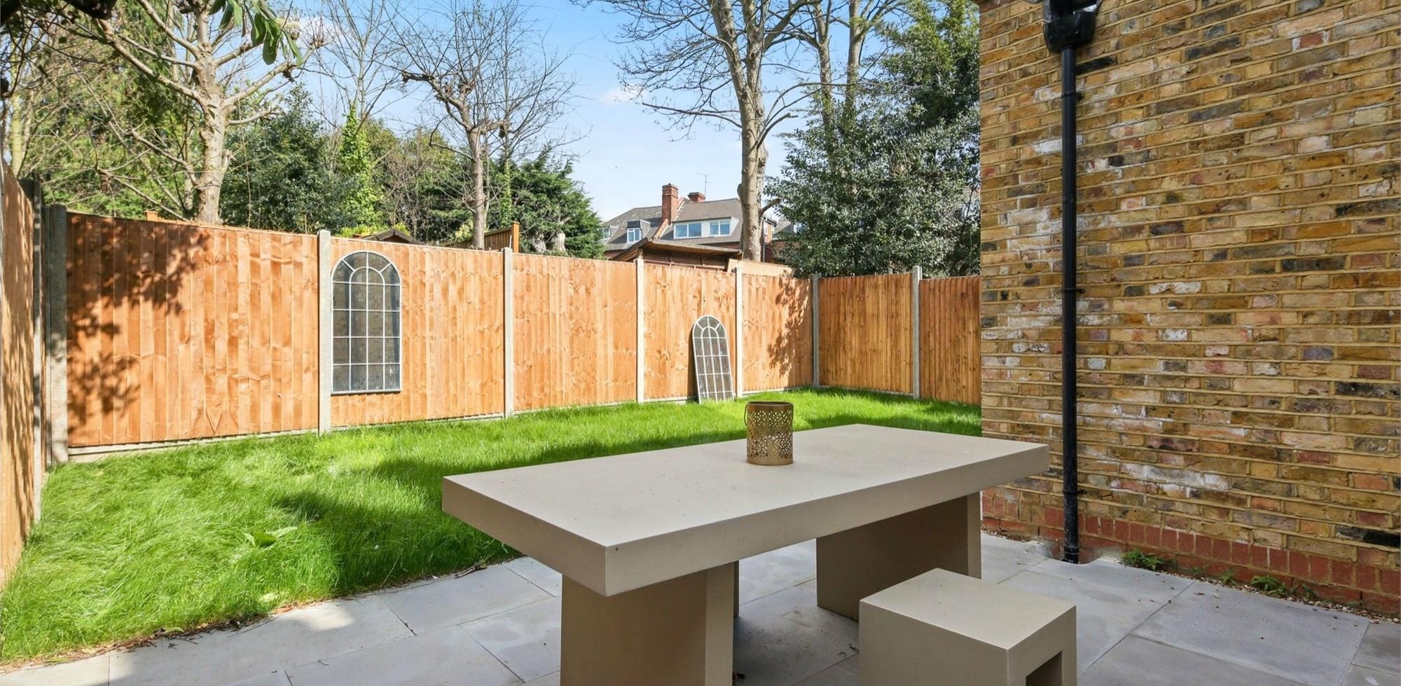 Flat For Sale in Avenue Gardens, Acton