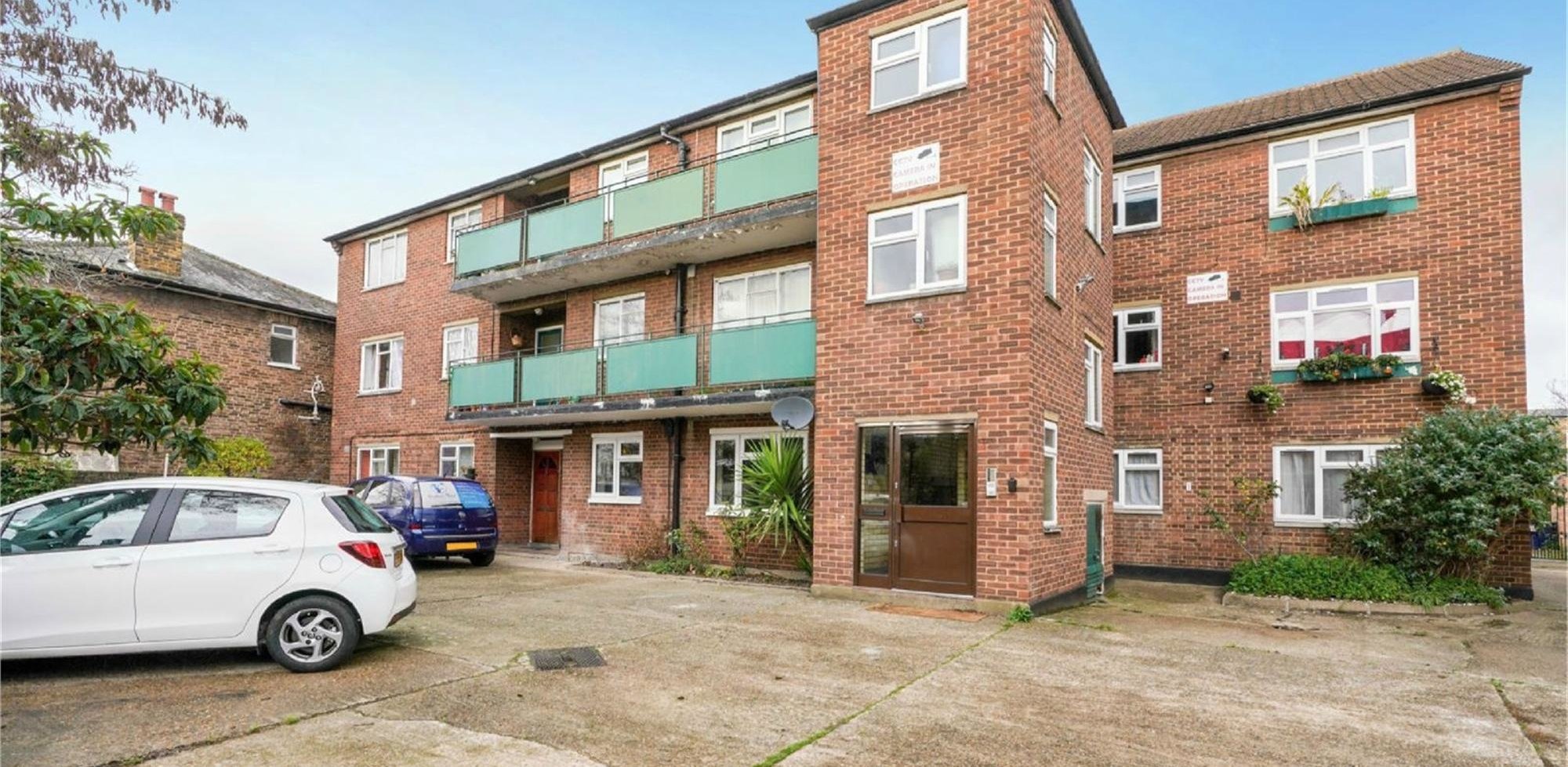 Flat For Sale in Avenue Road, LONDON