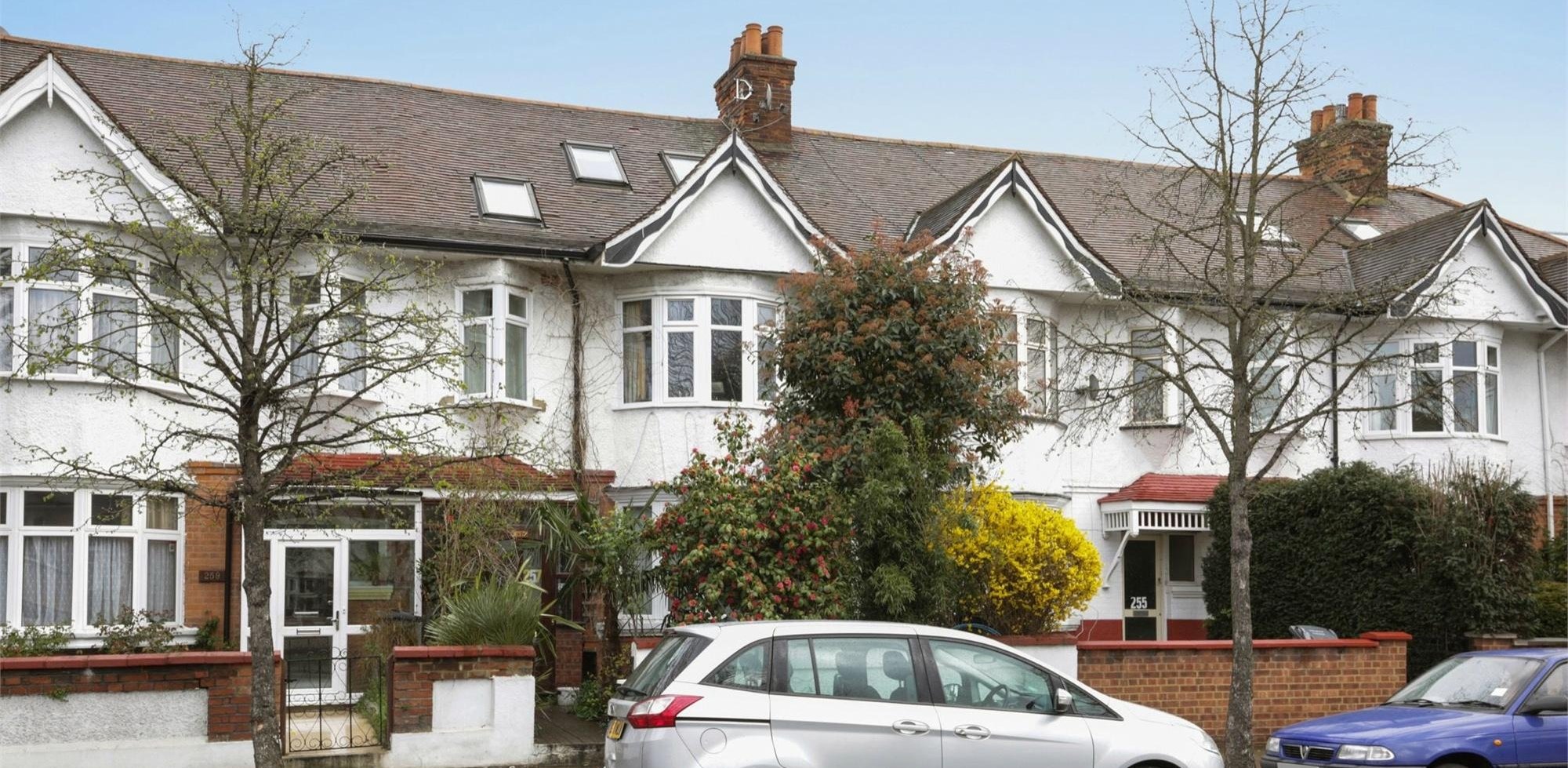 House For Sale in Boston Manor Road, Brentford