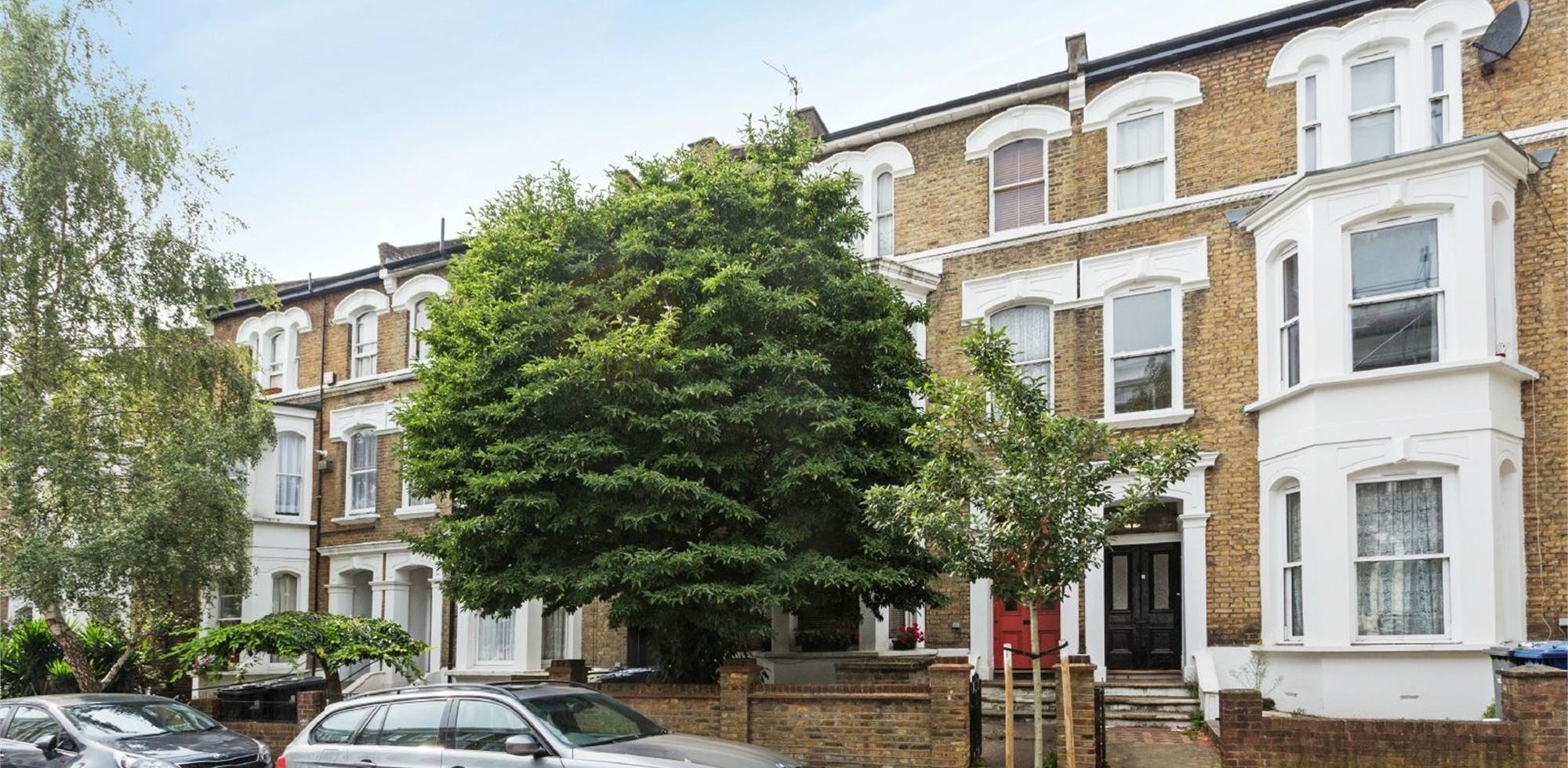 Flat For Sale in Burlington Gardens, Acton