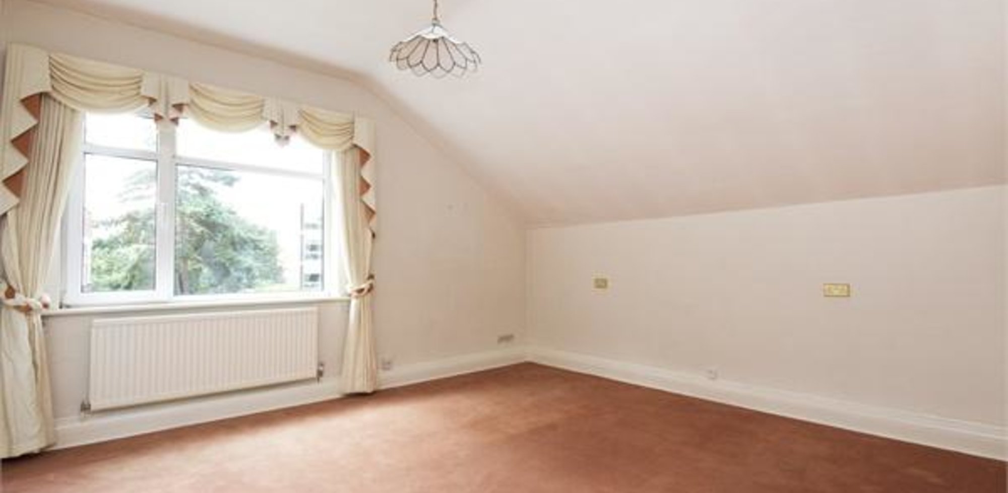 House For Sale in Castlebar Road, Ealing
