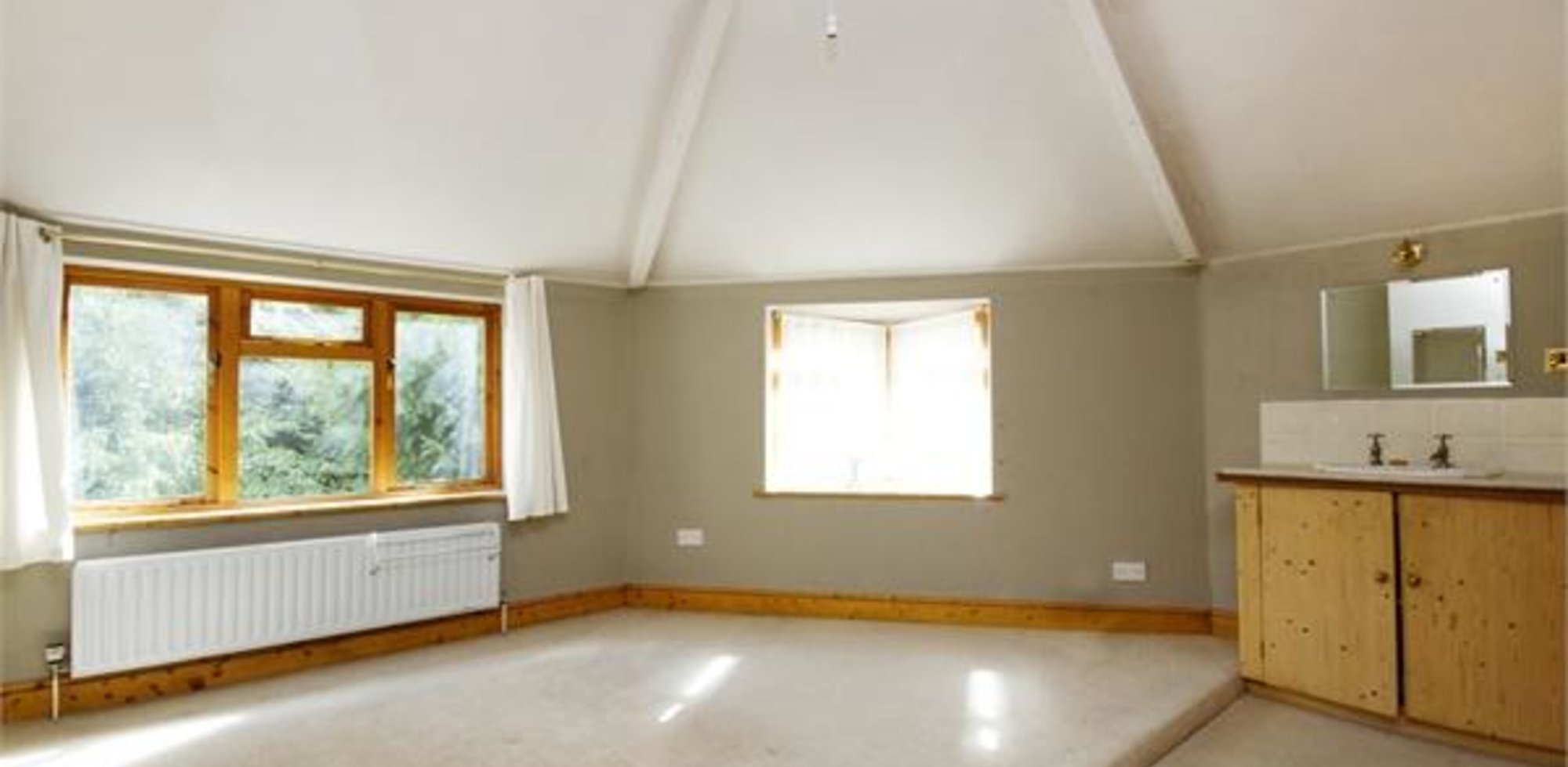 House For Sale in Castlebar Road, Ealing