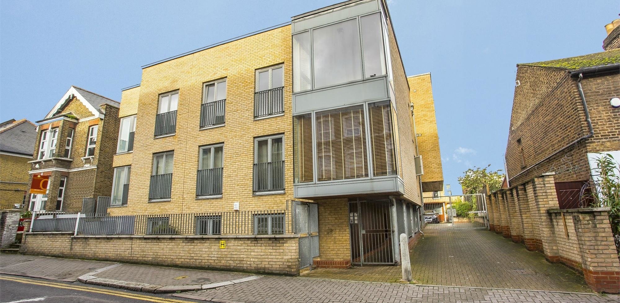 House For Sale in Churchfield Road, Acton