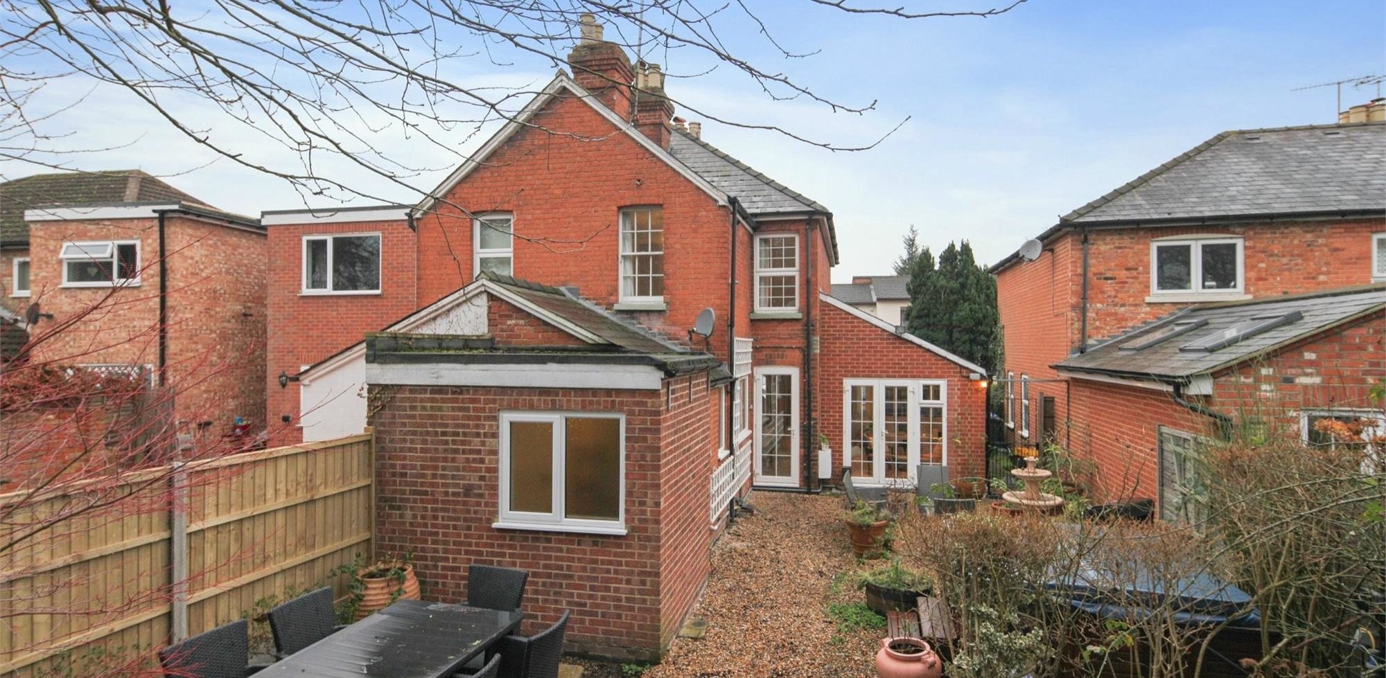 House For Sale in Common Lane, New Haw, Addlestone, Surrey