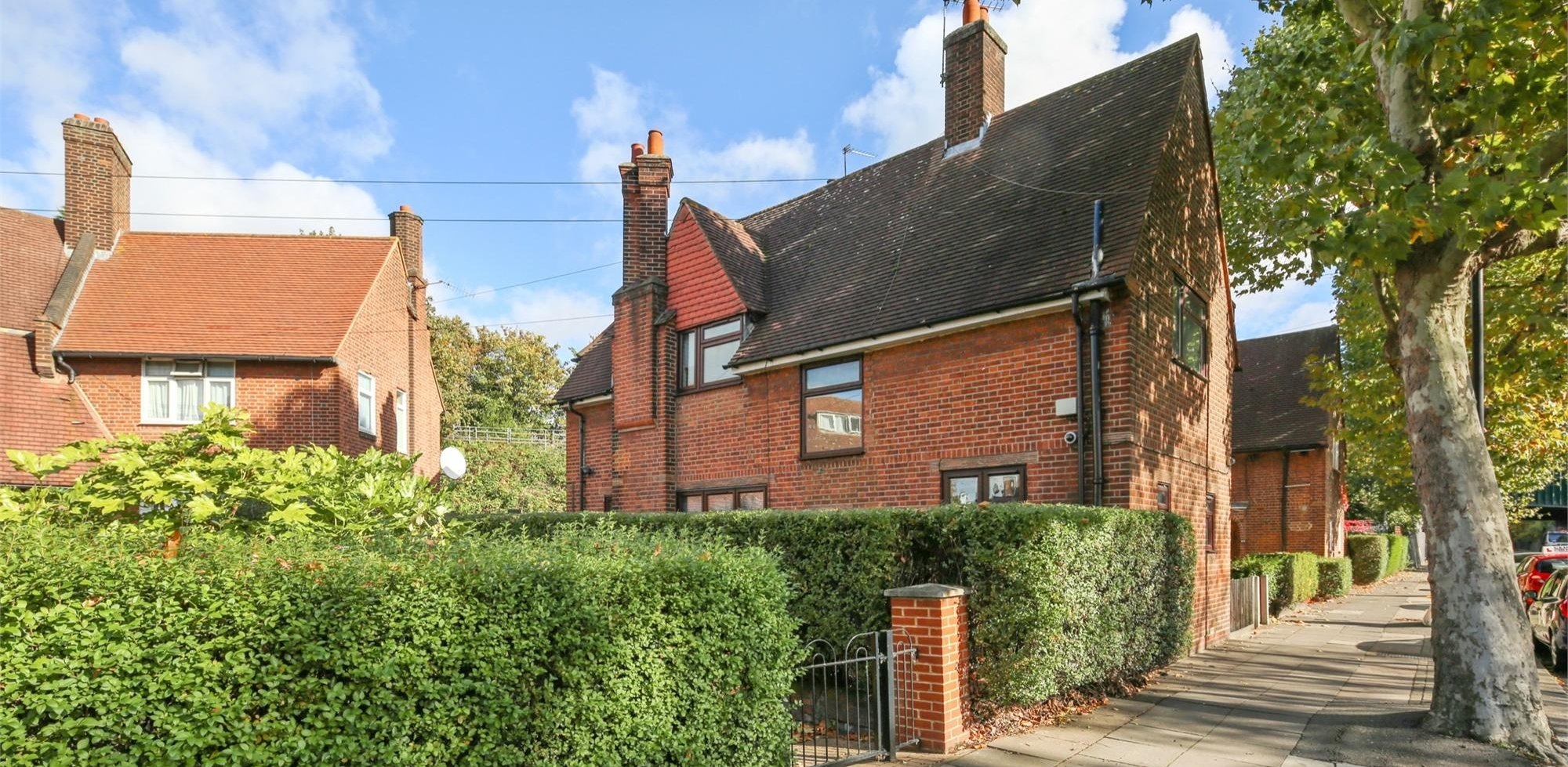 House For Sale in Ducane Road, Shepherds Bush, London