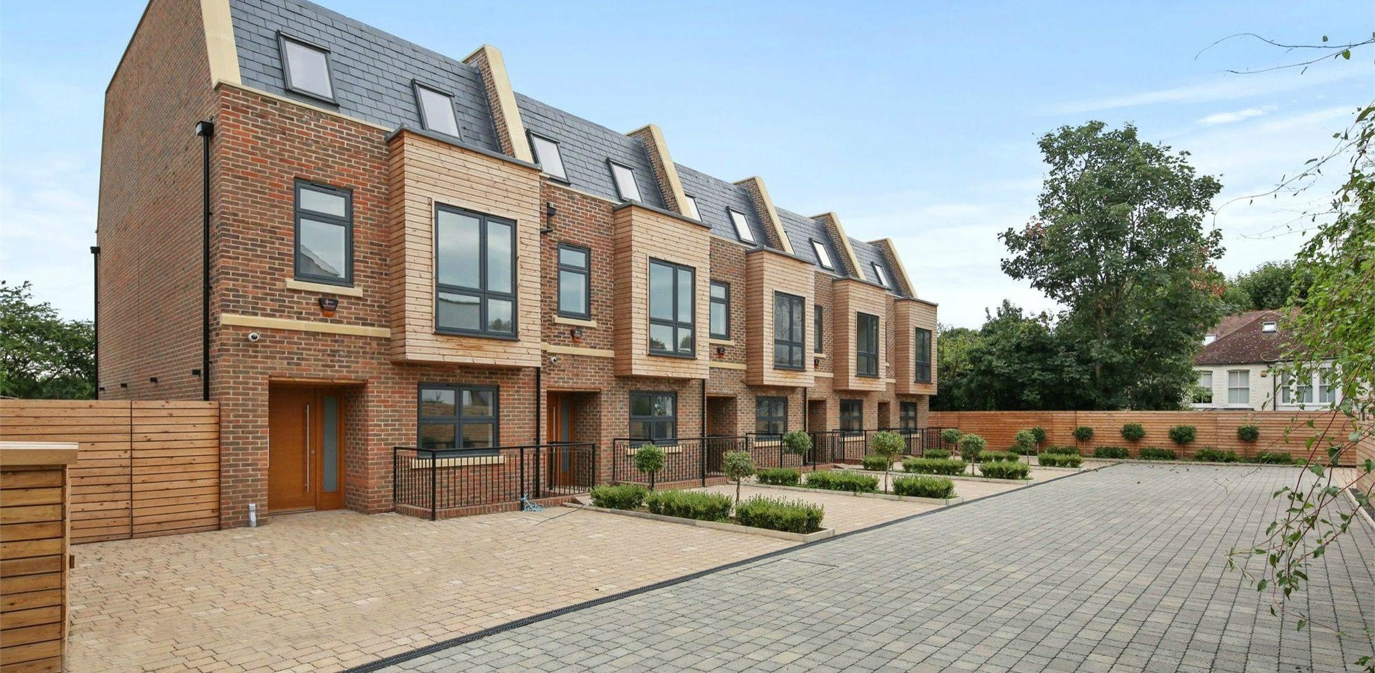 House For Sale in Duchess Mews, King Edwards Gardens, LONDON