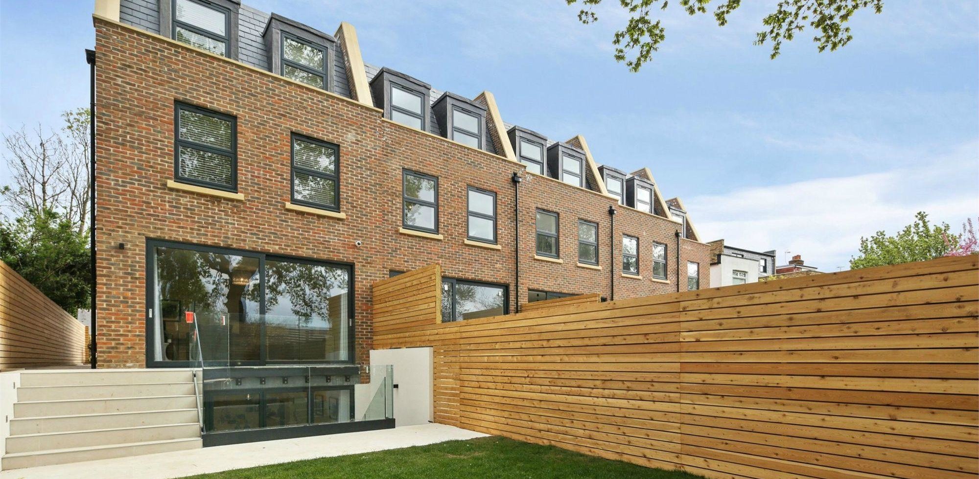 House For Sale in Duchess Mews, King Edwards Gardens, LONDON