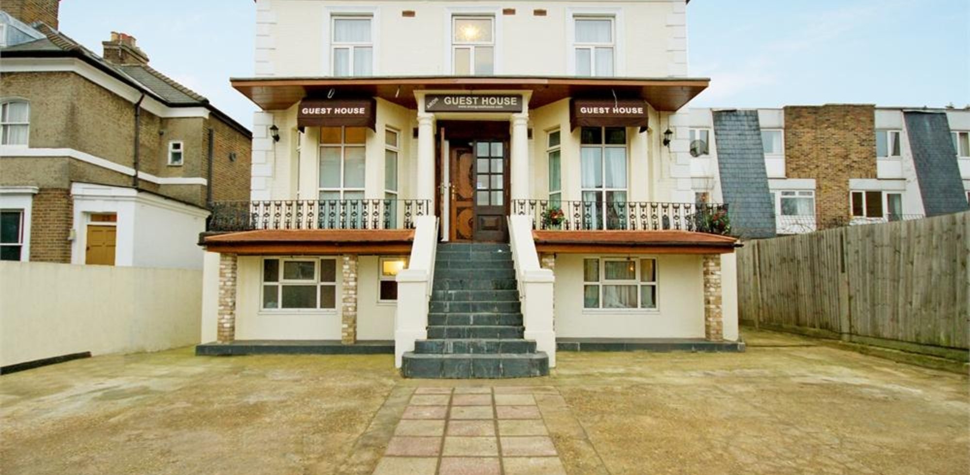 House For Sale in Ealing Guest House, Ealing