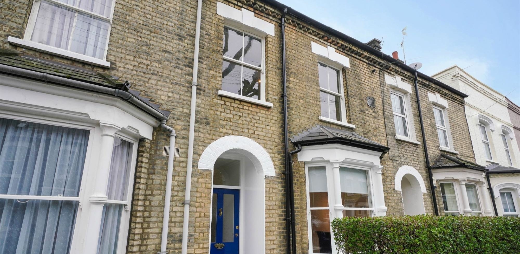 House For Sale in Elliott Road, Chiswick