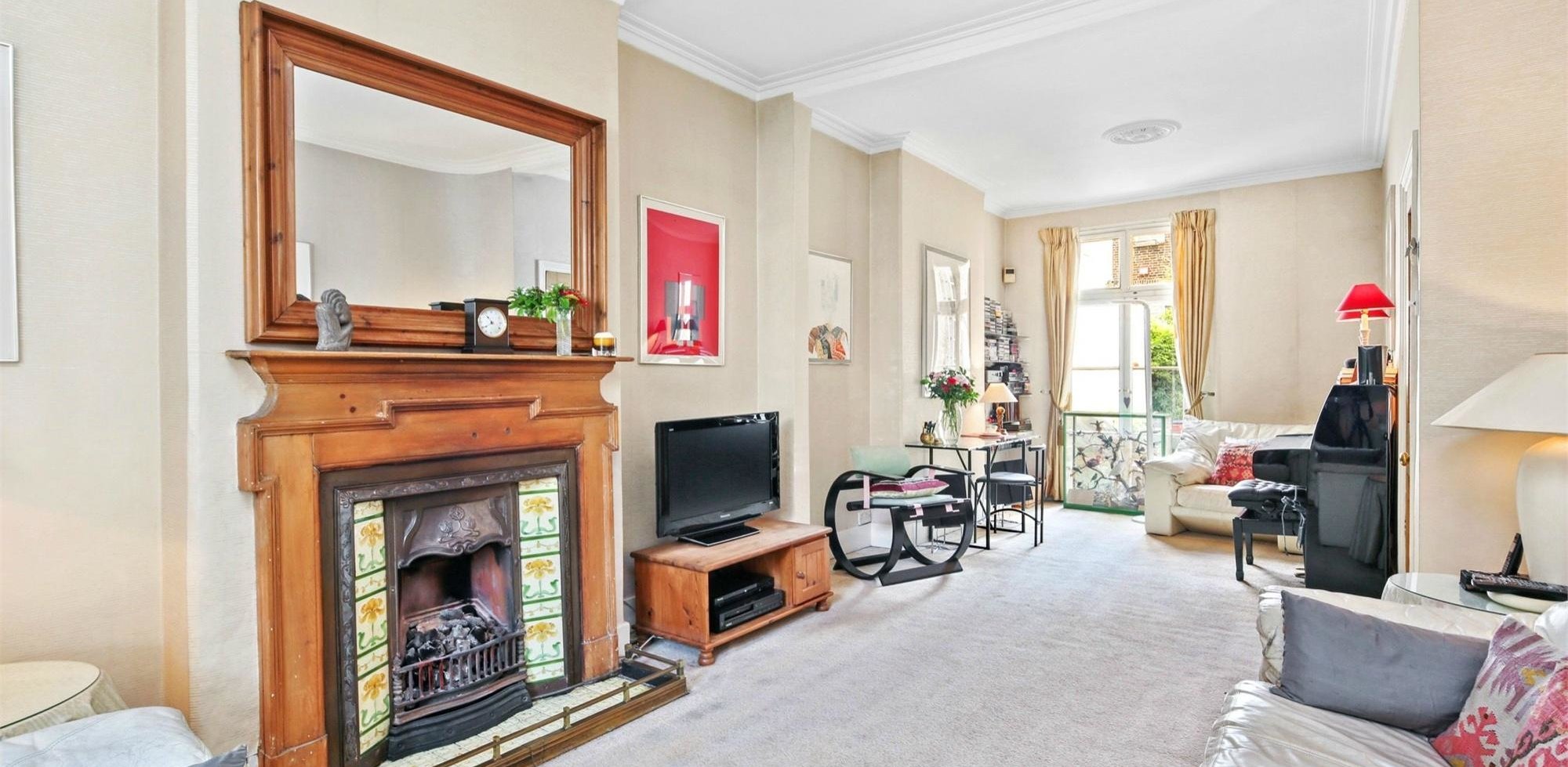 House For Sale in Elliott Road, Chiswick