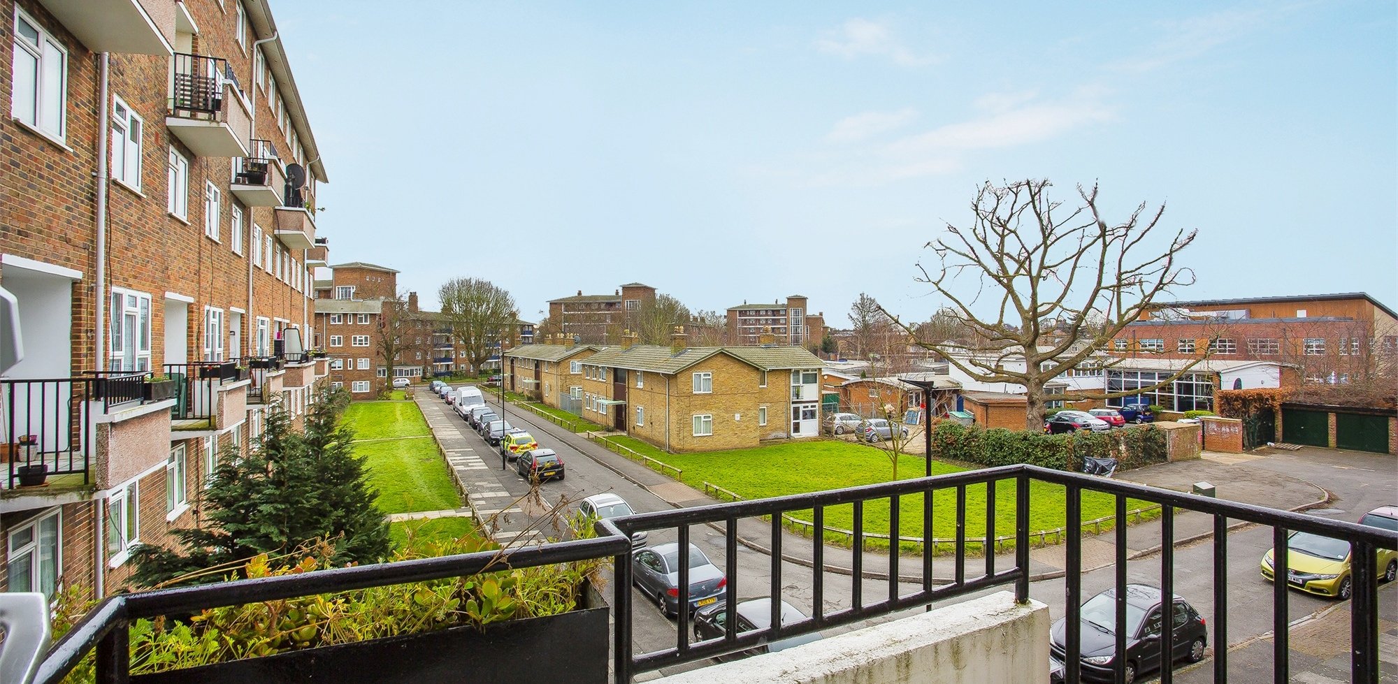 Flat For Sale in Fauconberg Court, Fauconberg Road, Chiswick, W4