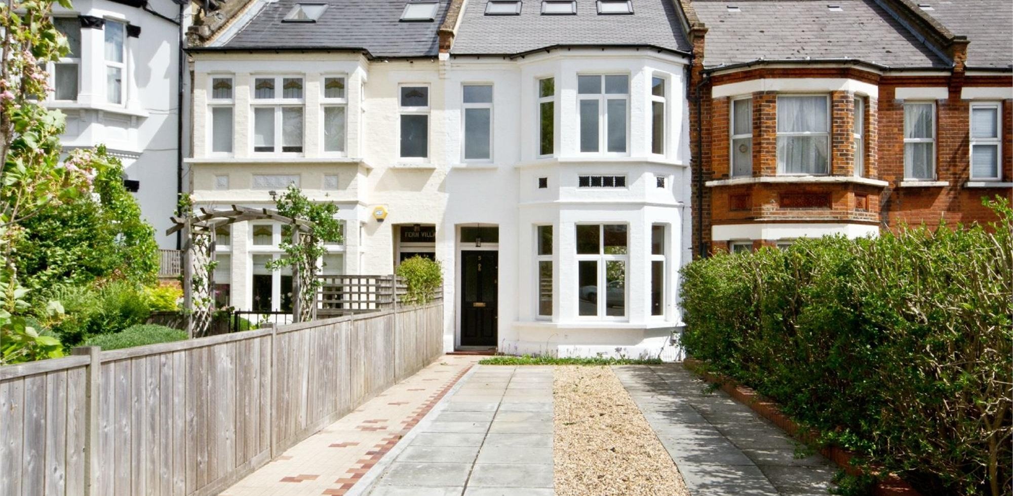 House For Sale in Friars Place Lane, Acton, London, W3