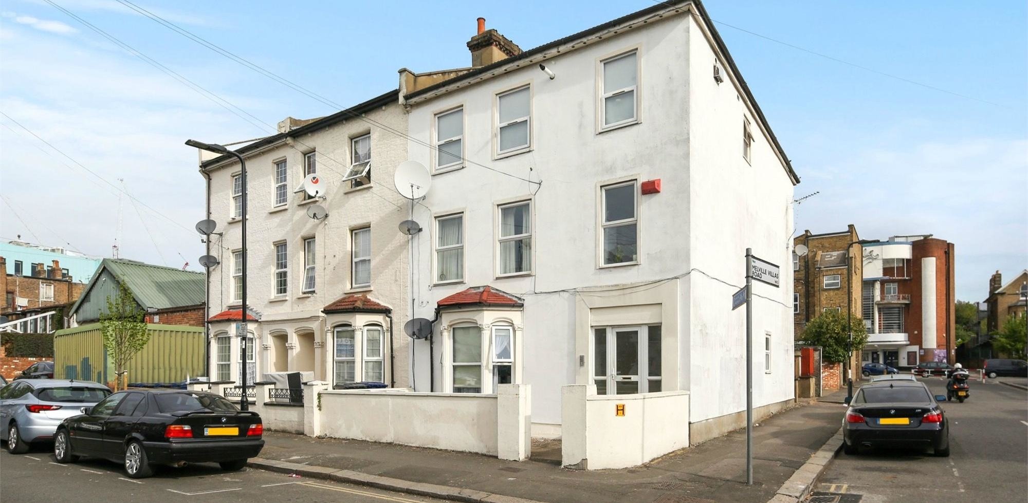 Flat For Sale in Gloucester Road, LONDON