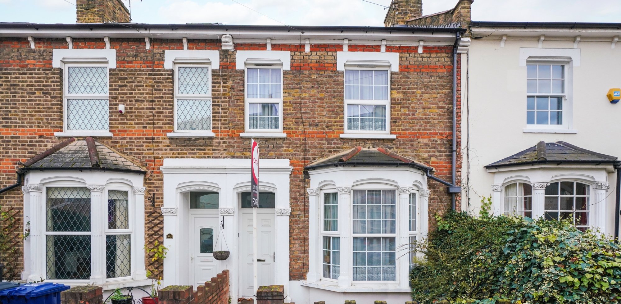 House For Sale in Gloucester Road, London, W3