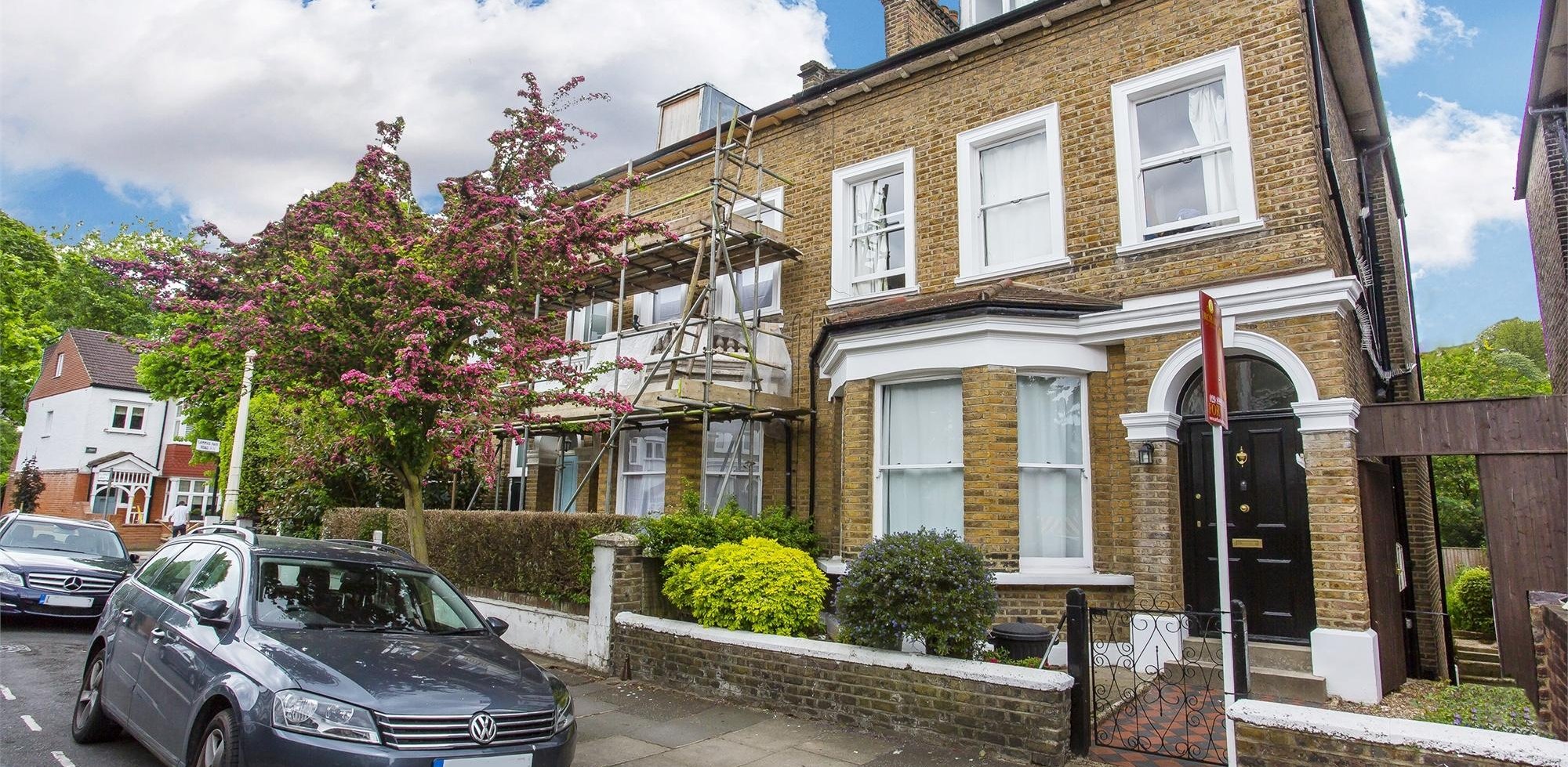 House For Sale in Lammas Park Road, Ealing