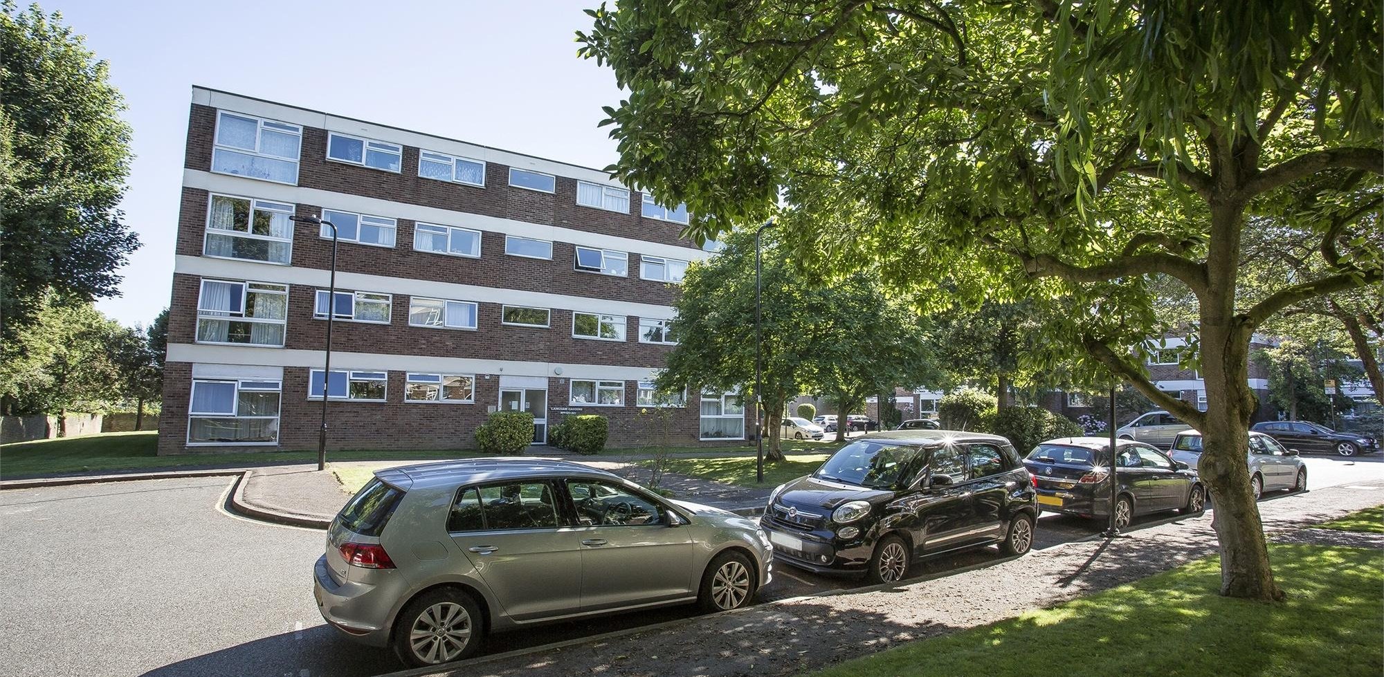 Flat For Sale in Langham Gardens, Ealing