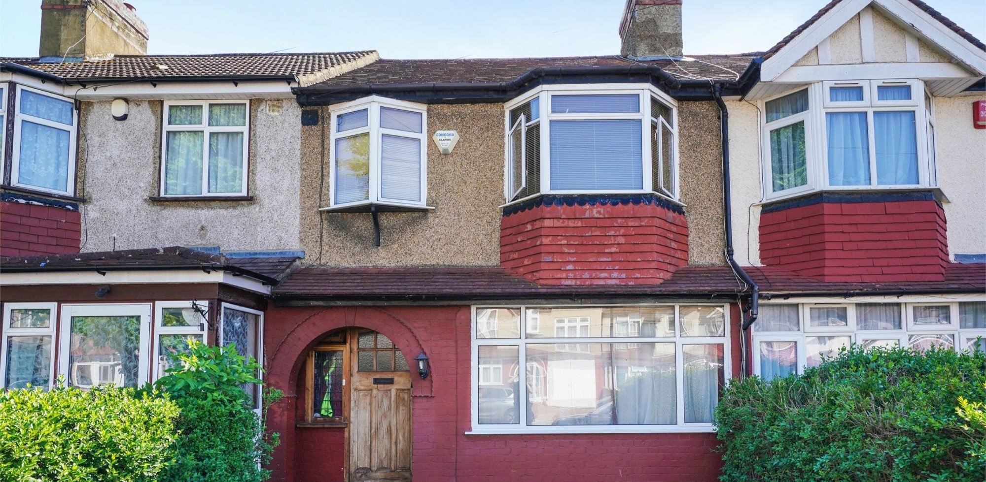 House For Sale in Launceston Gardens, Perivale, Greenford, Middlesex