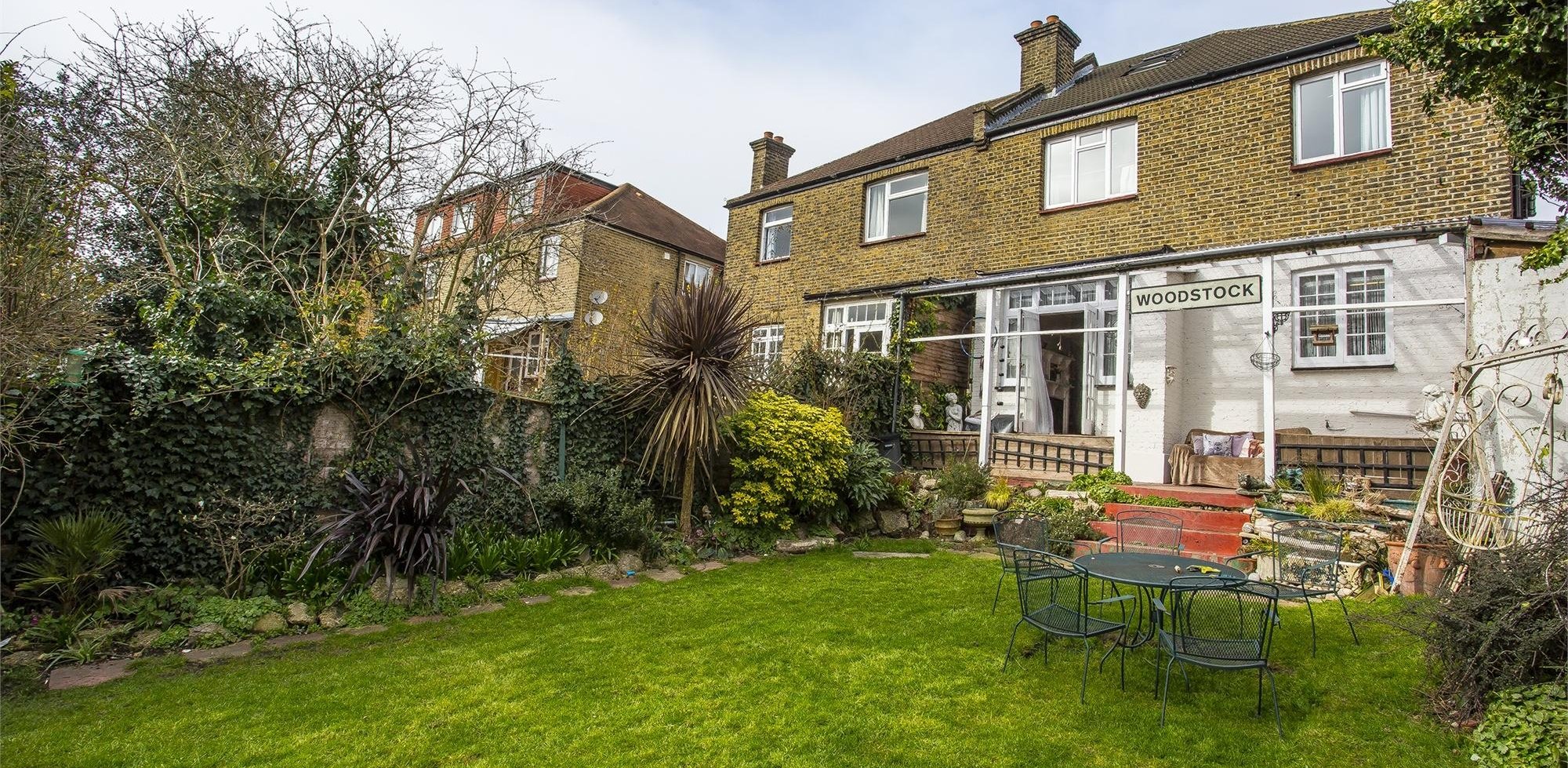 House For Sale in Lynton Road, Acton