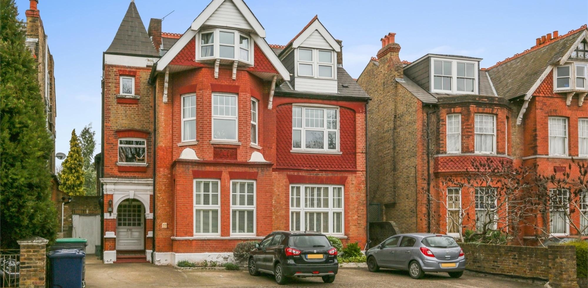 House For Sale in Madeley Road, Ealing