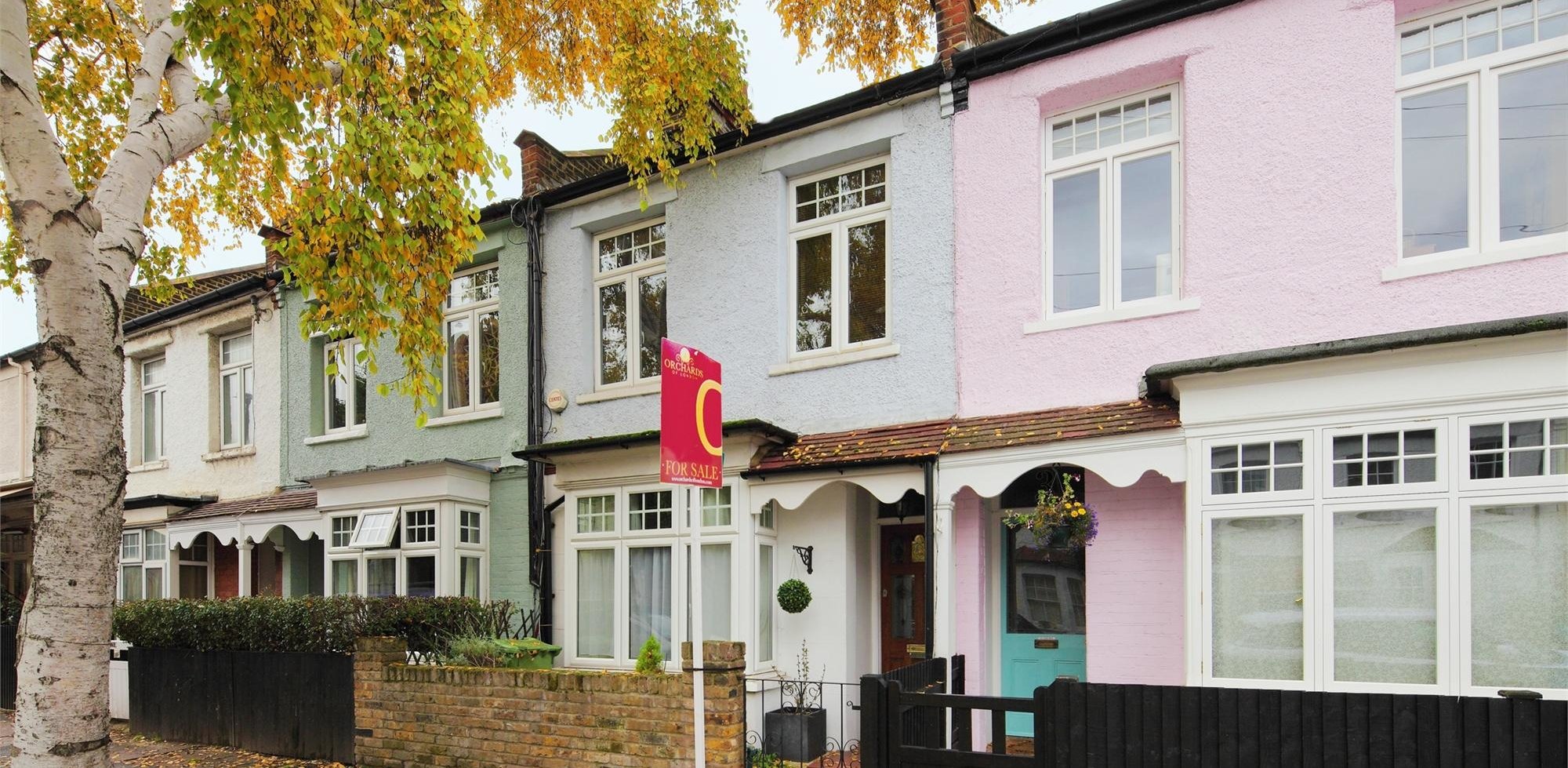House For Sale in Magnolia Road, Chiswick