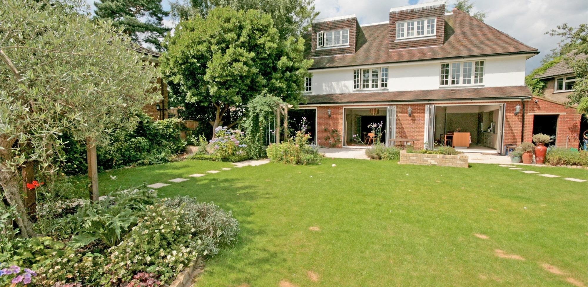 House For Sale in Milnthorpe Road, Chiswick