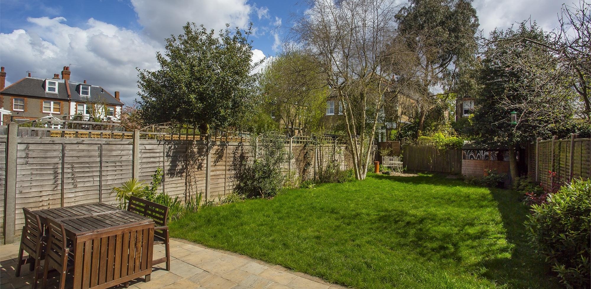 House For Sale in Montague Gardens, Acton