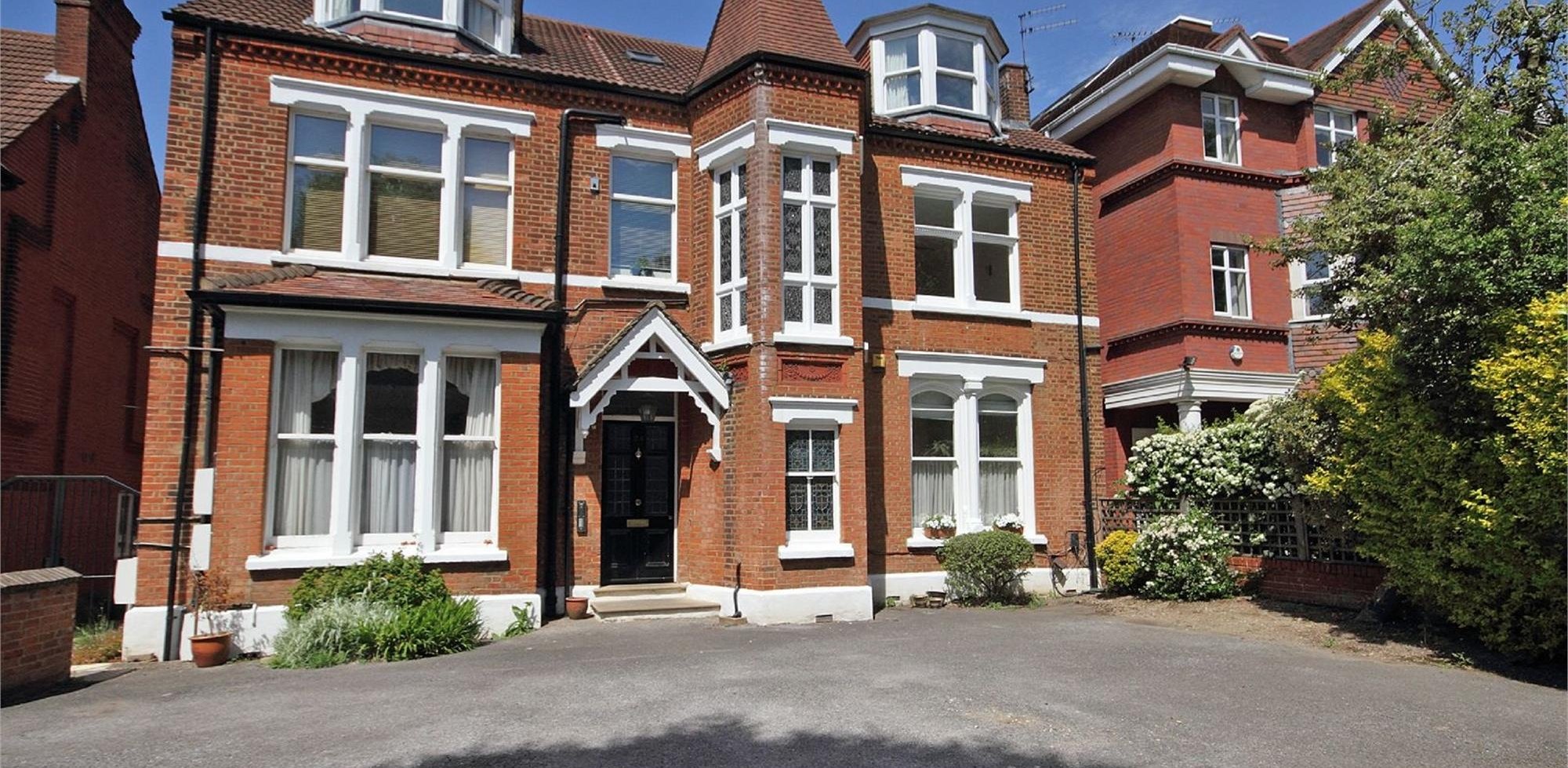 Flat For Sale in Montpelier Road, Ealing