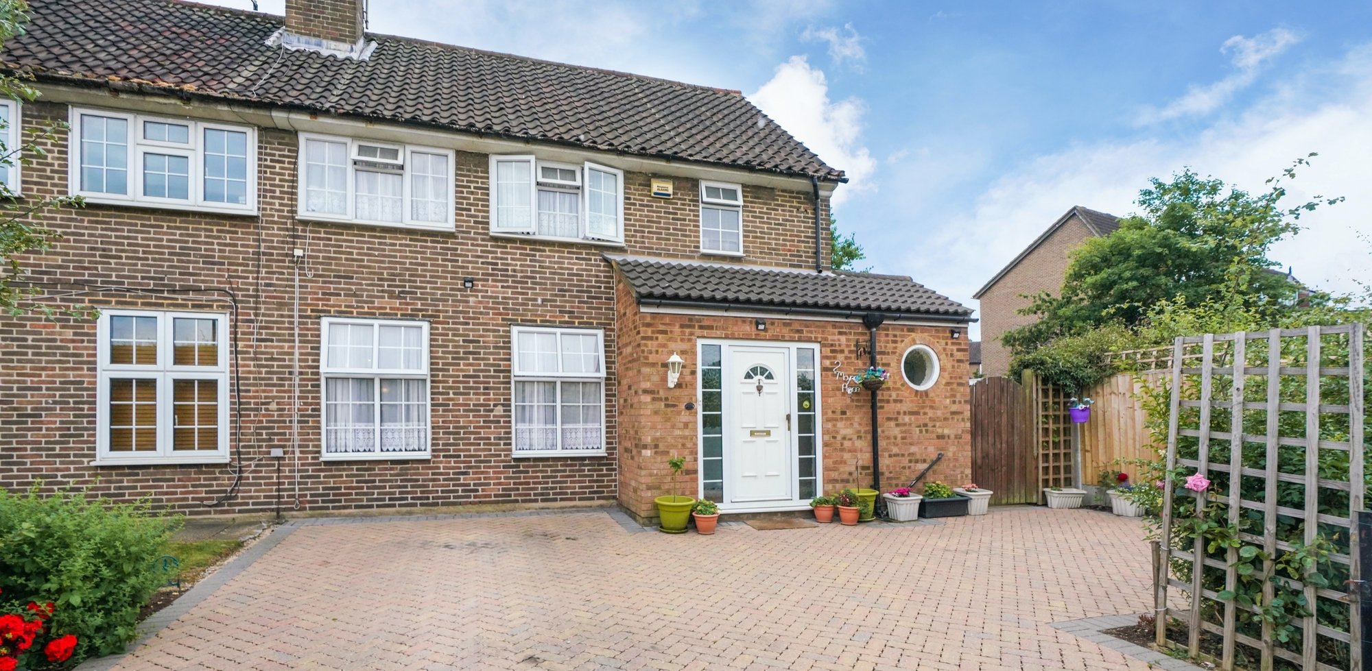 House For Sale in Moyne Place, Ealing, London, NW10