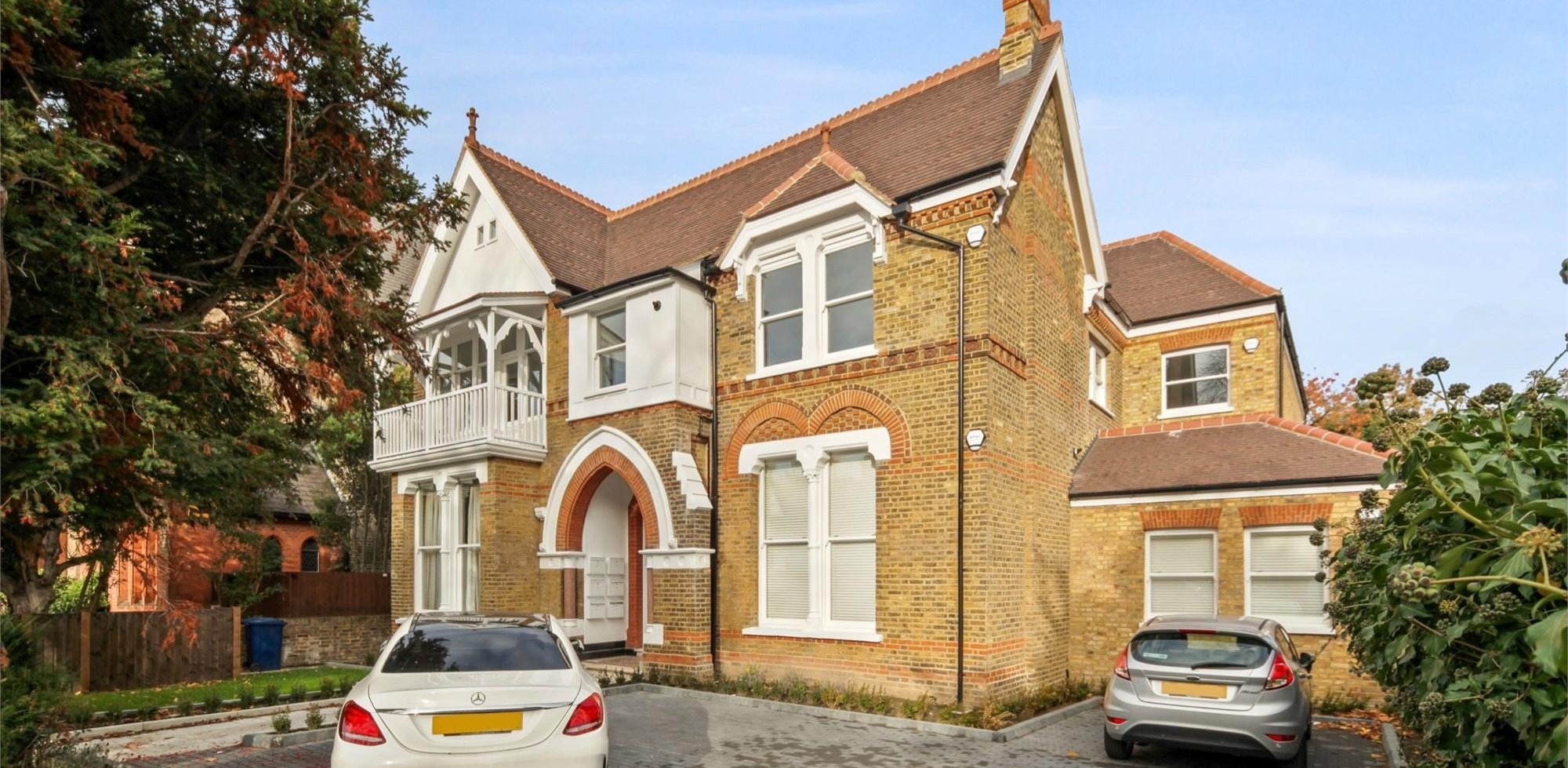 Flat For Sale in North Common Road, Ealing