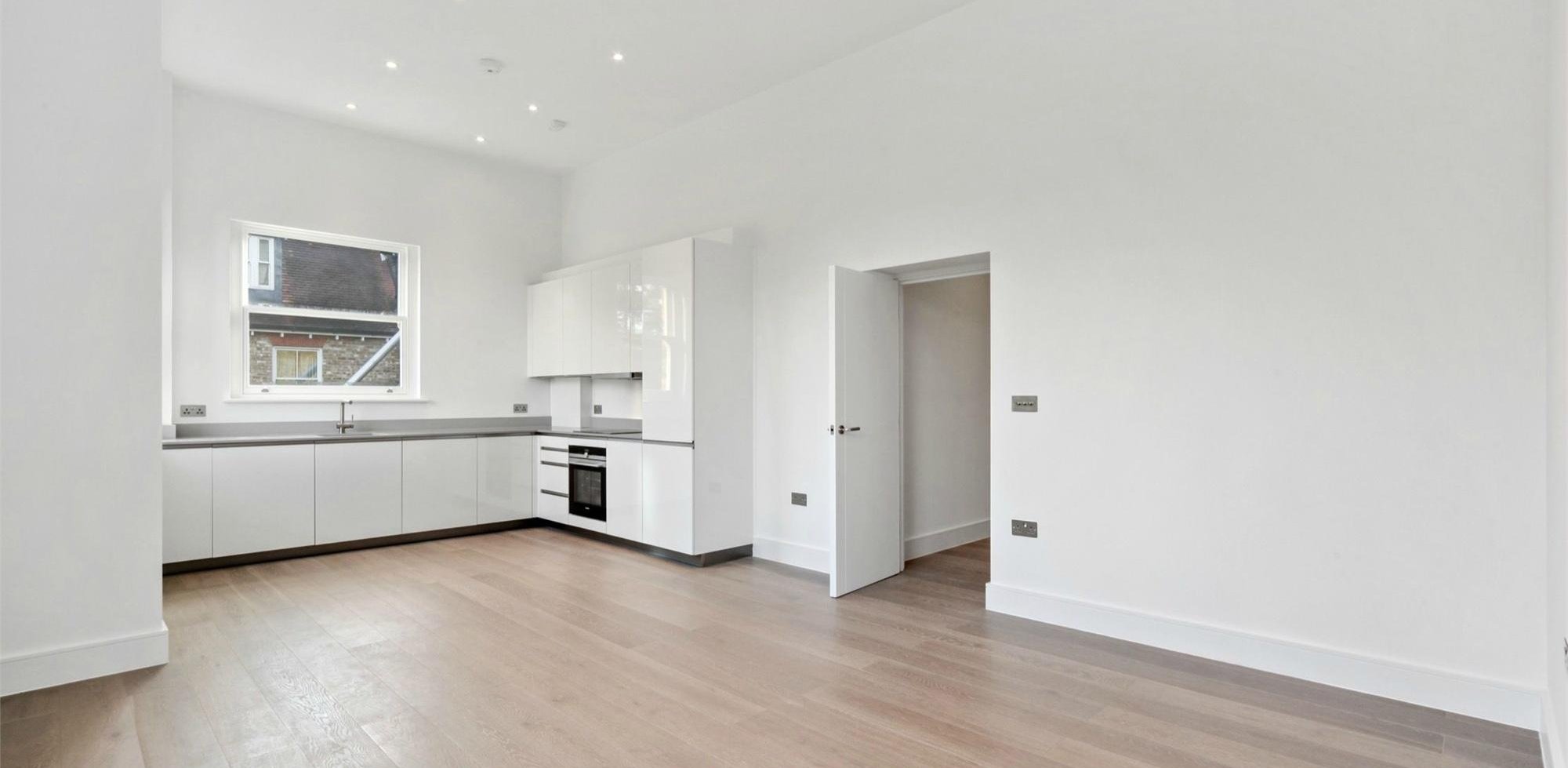 Flat For Sale in North Common Road, Ealing