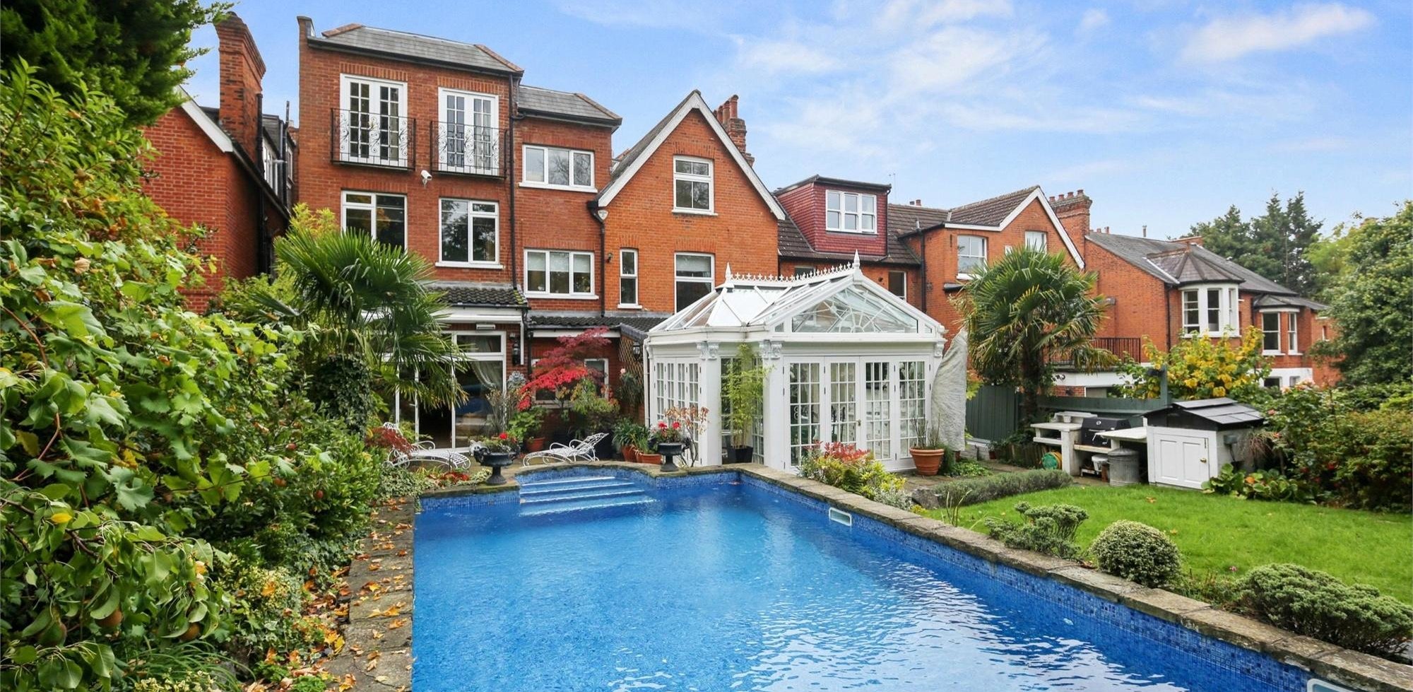 House For Sale in Park Hill, Ealing