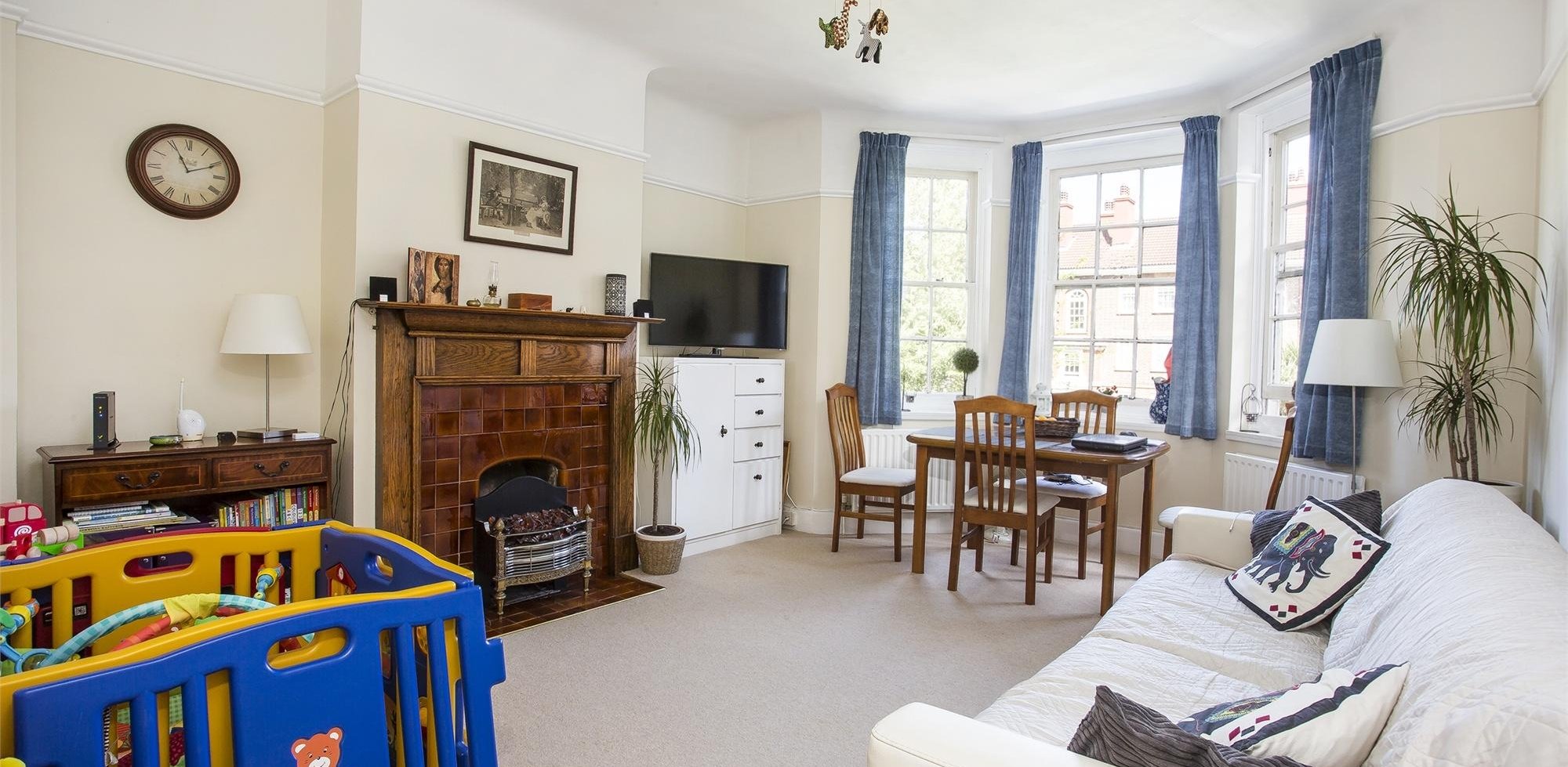 Flat For Sale in Perryn House, Bromyard Avenue, Acton/ Shepherds Bush