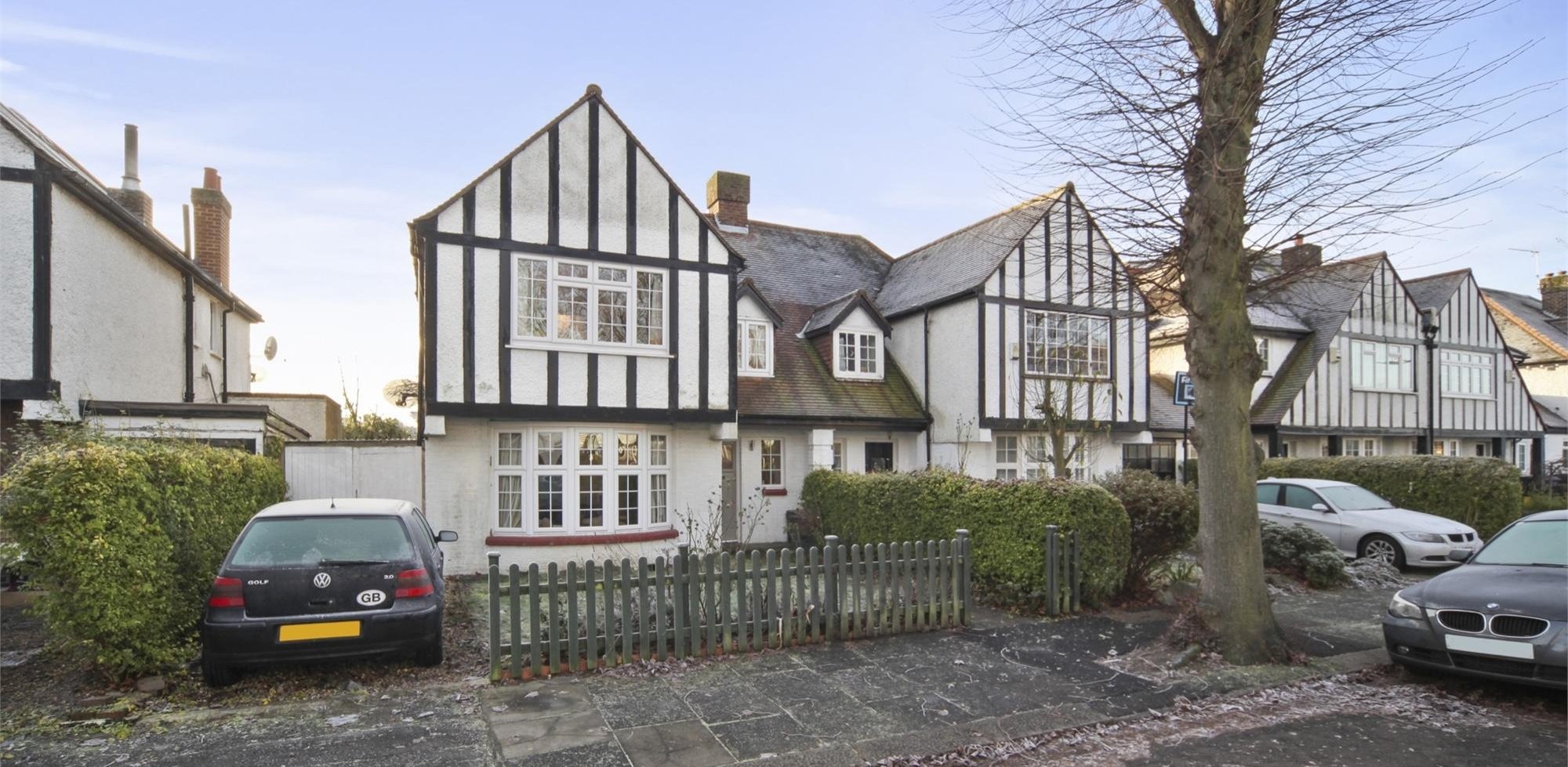 House For Sale in Queen Annes Gardens, Ealing