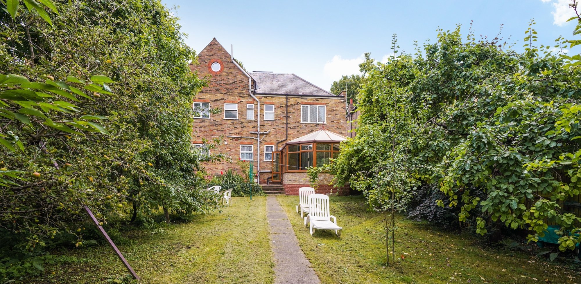 House For Sale in Rosemont Road, London, W3