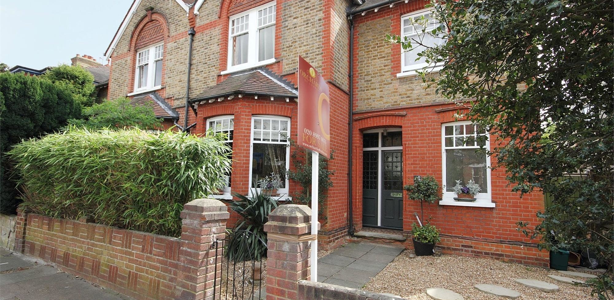 House For Sale in Shakespeare Road, Ealing