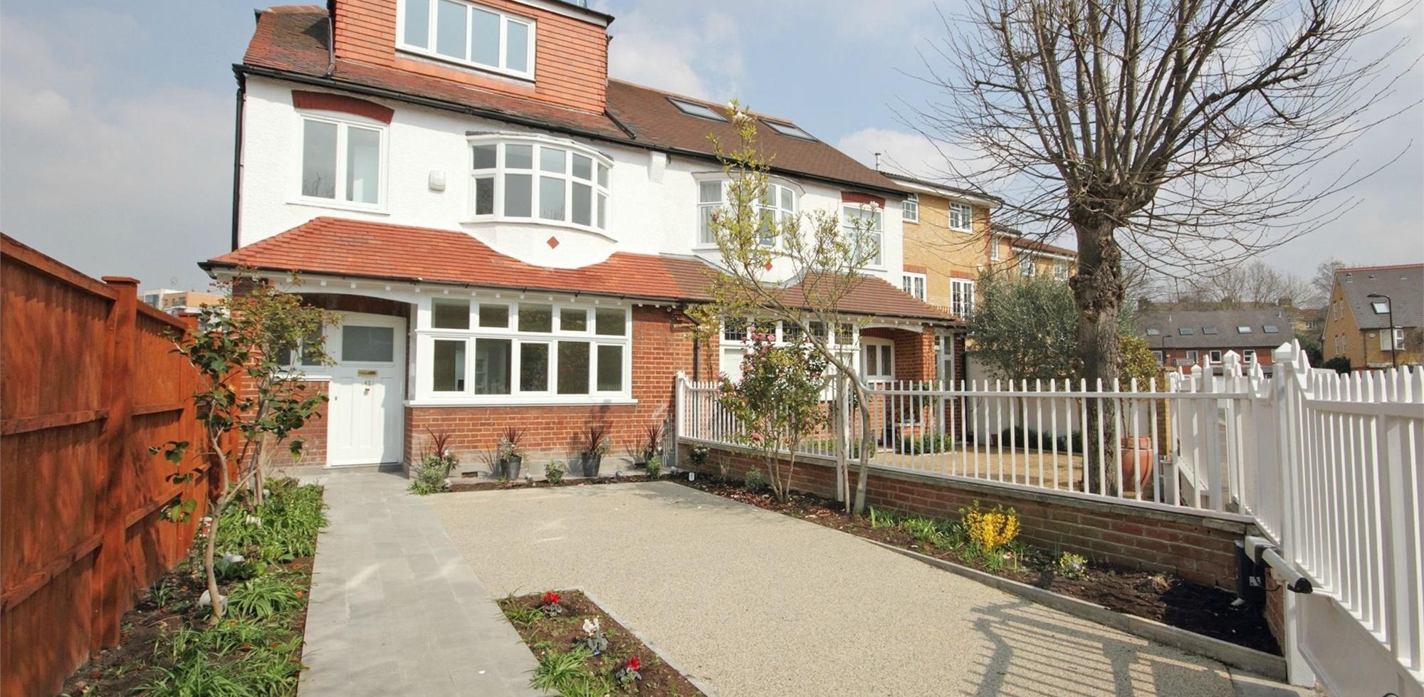 House For Sale in Southfield Road, Chiswick