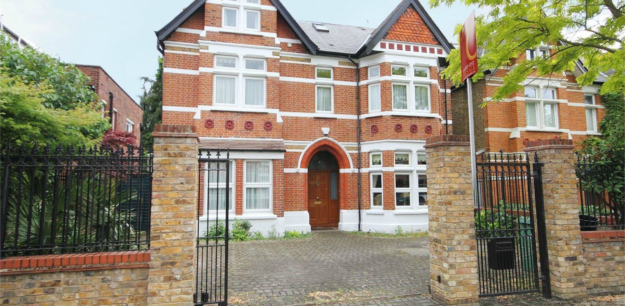 House For Sale in St Leonards Road, Ealing