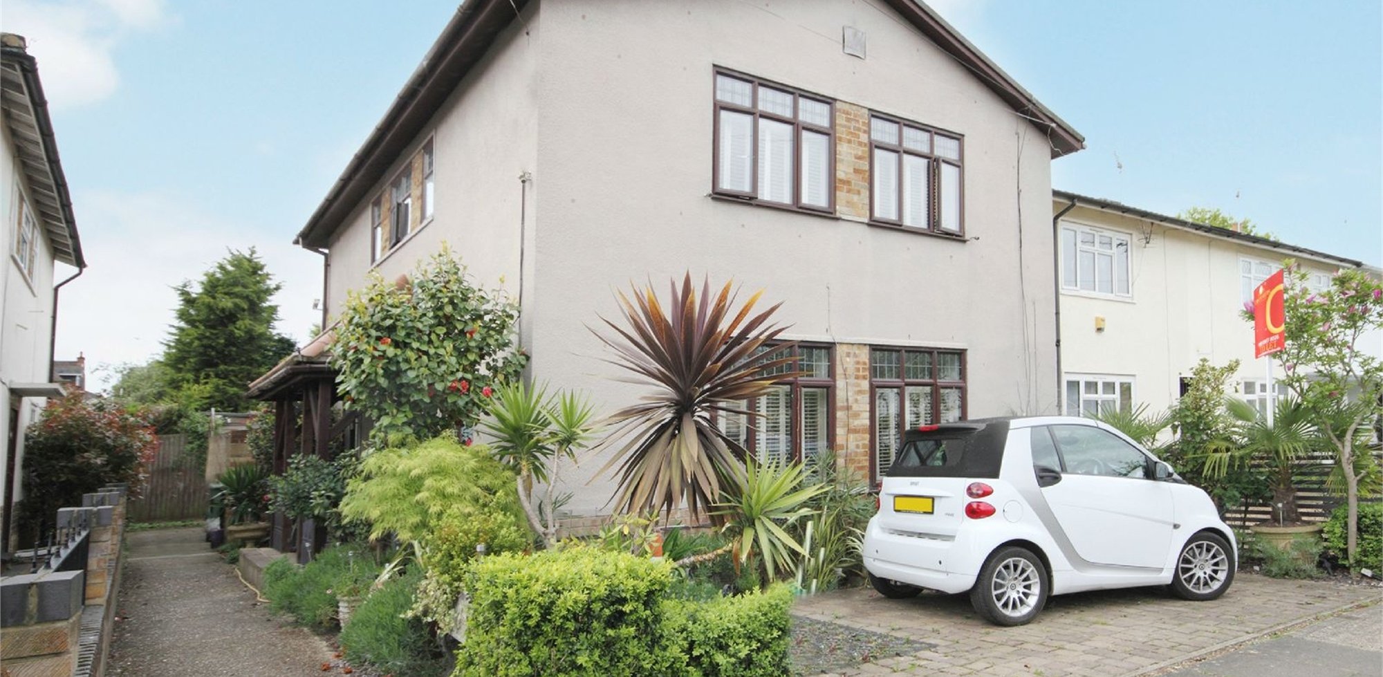 House For Sale in St Thomas Road, London, W4