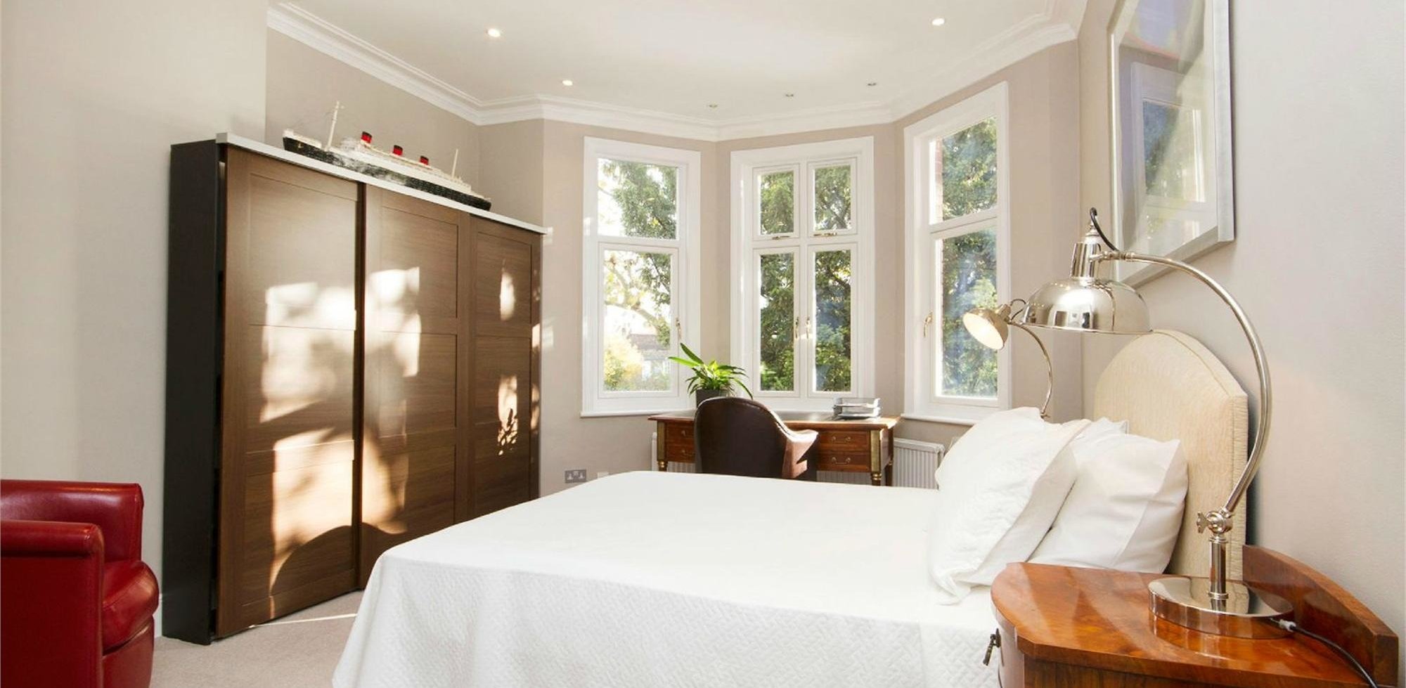 House For Sale in Stamford Brook Road, Stamford Brook