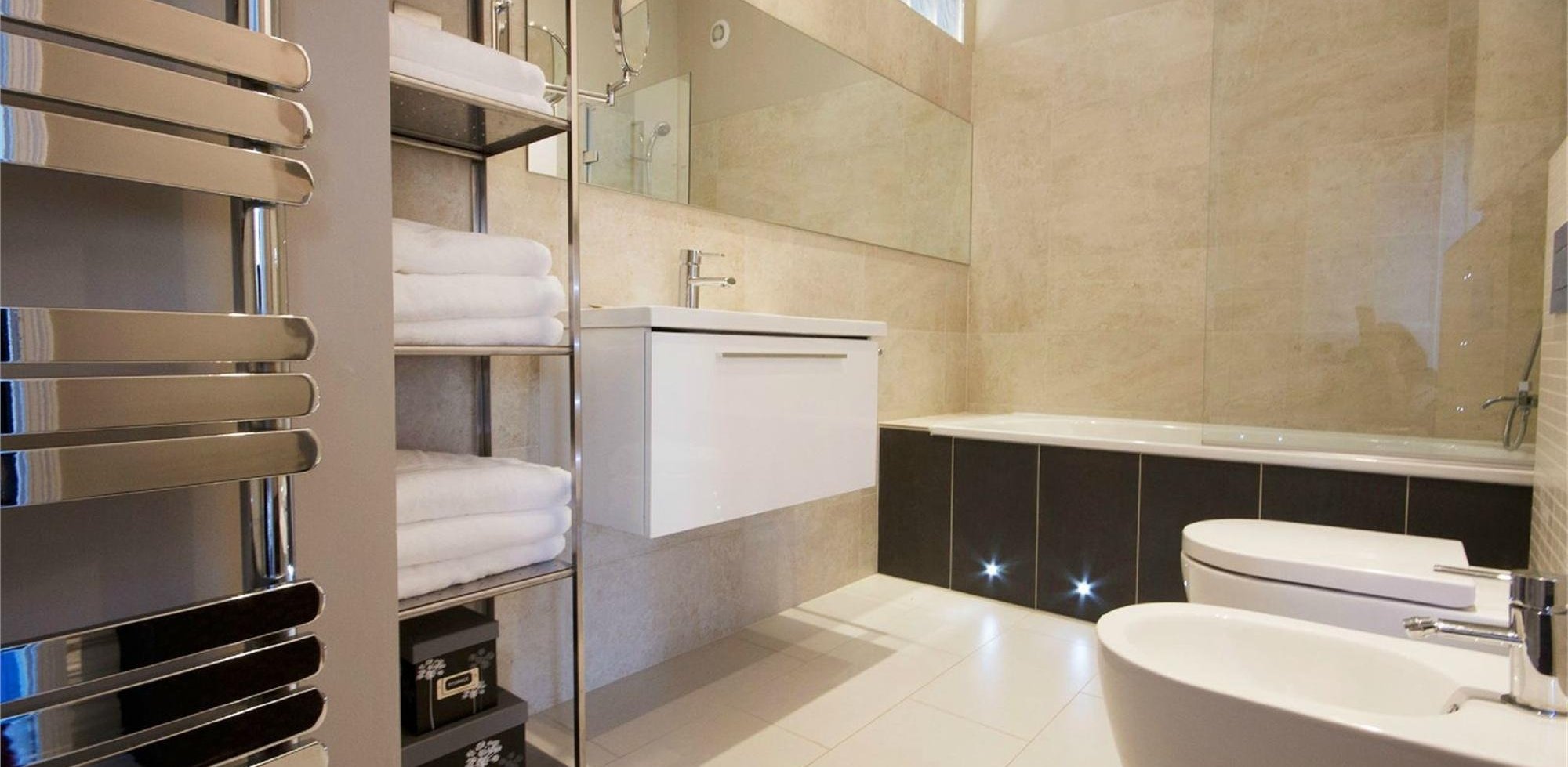 House For Sale in Stamford Brook Road, Stamford Brook