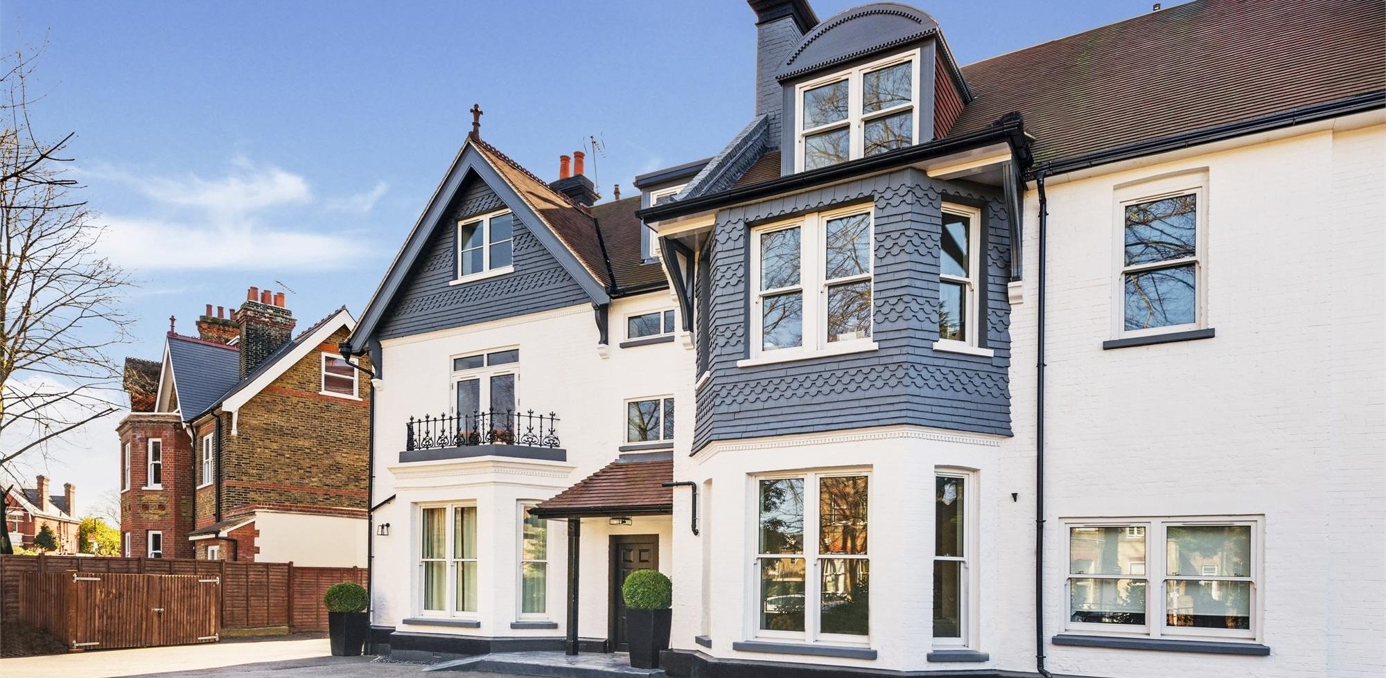 Flat For Sale in The Lodge, Creffield Road, Ealing