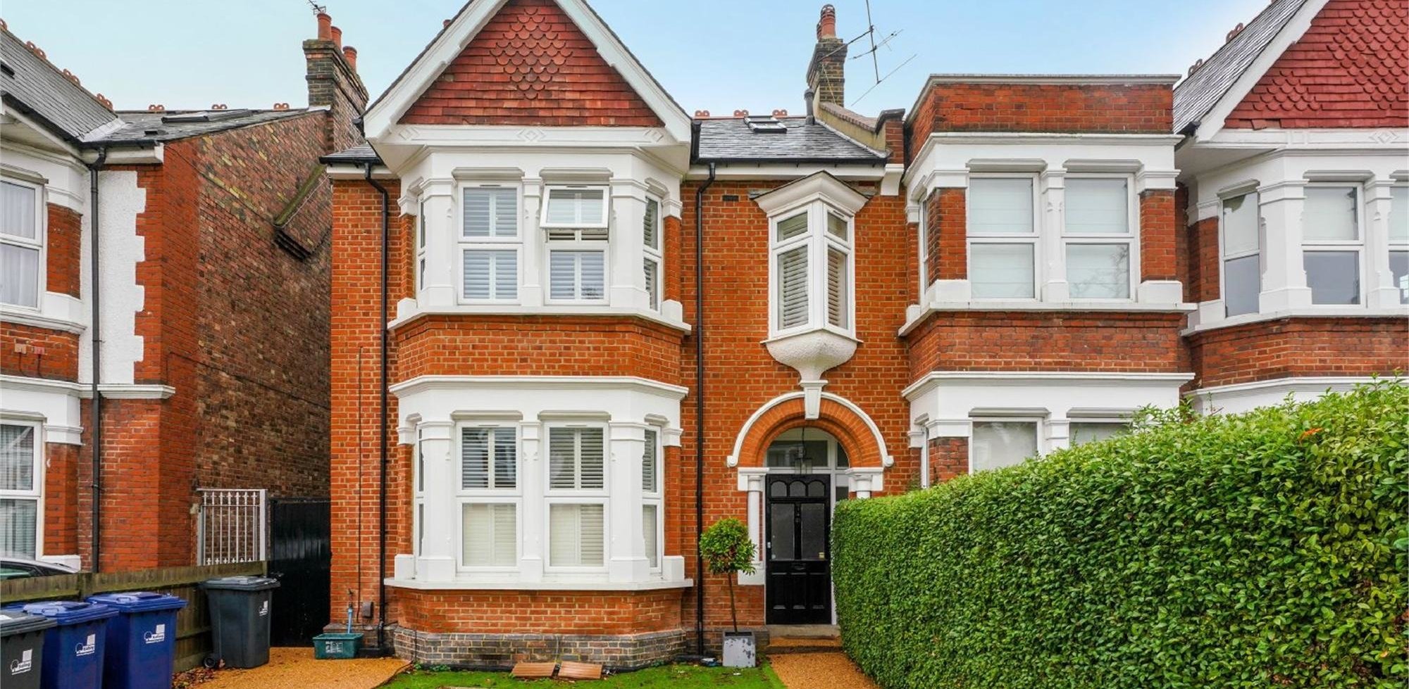 Flat For Sale in Twyford Avenue, Acton