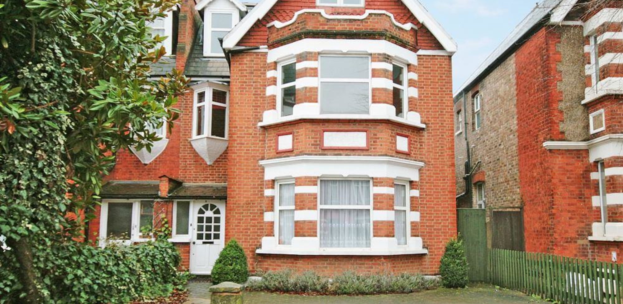 House For Sale in Twyford Avenue, Acton