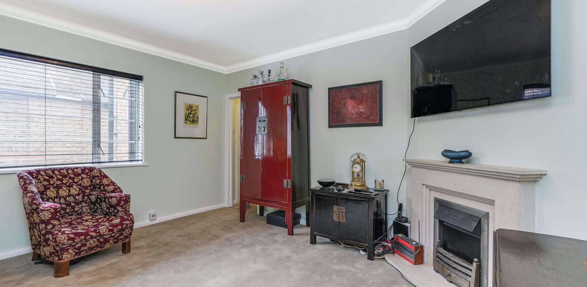 Flat For Sale in West Lodge Court , Ealing , London , W3