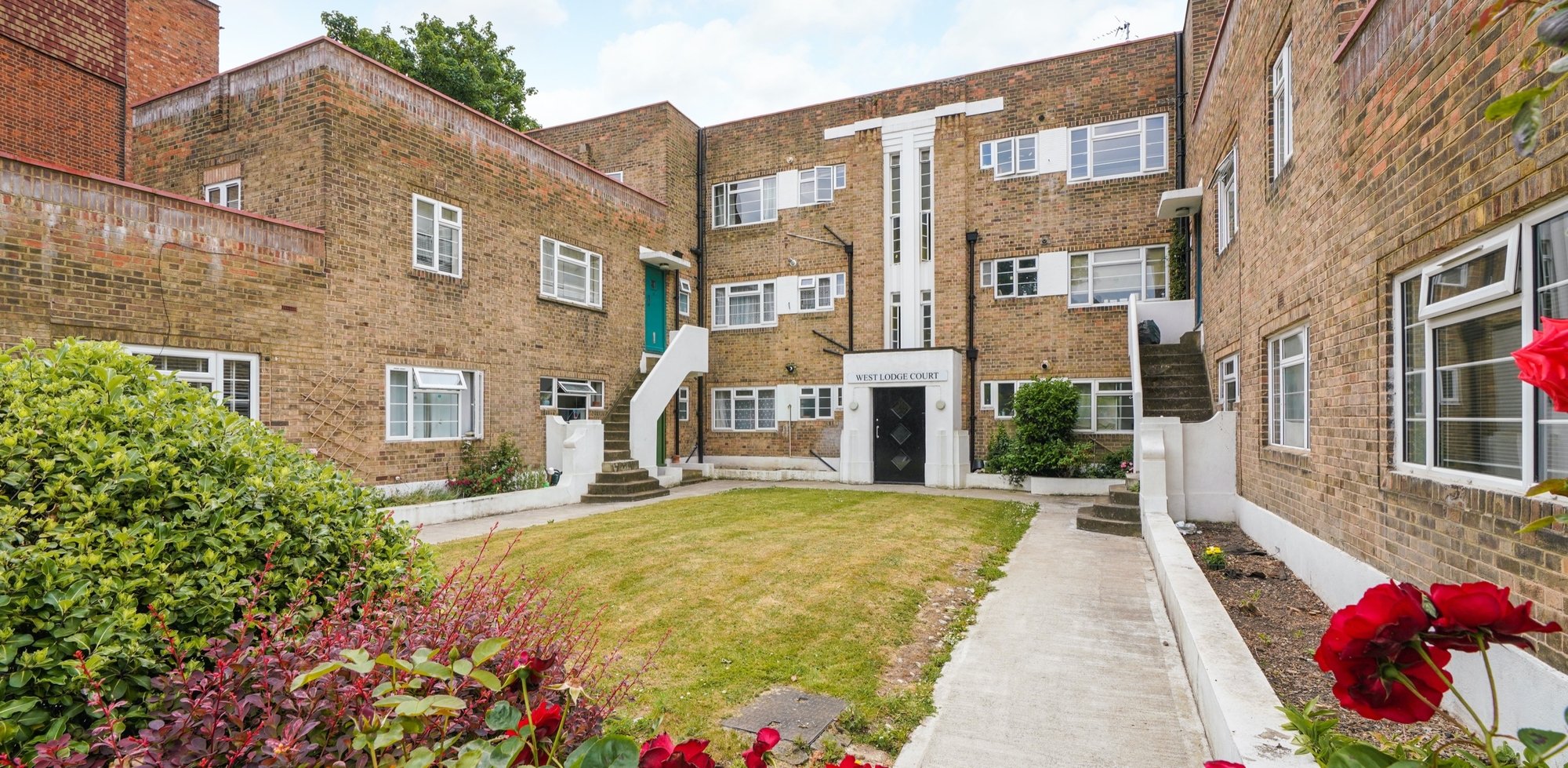 Flat For Sale in West Lodge Court , Ealing , London , W3