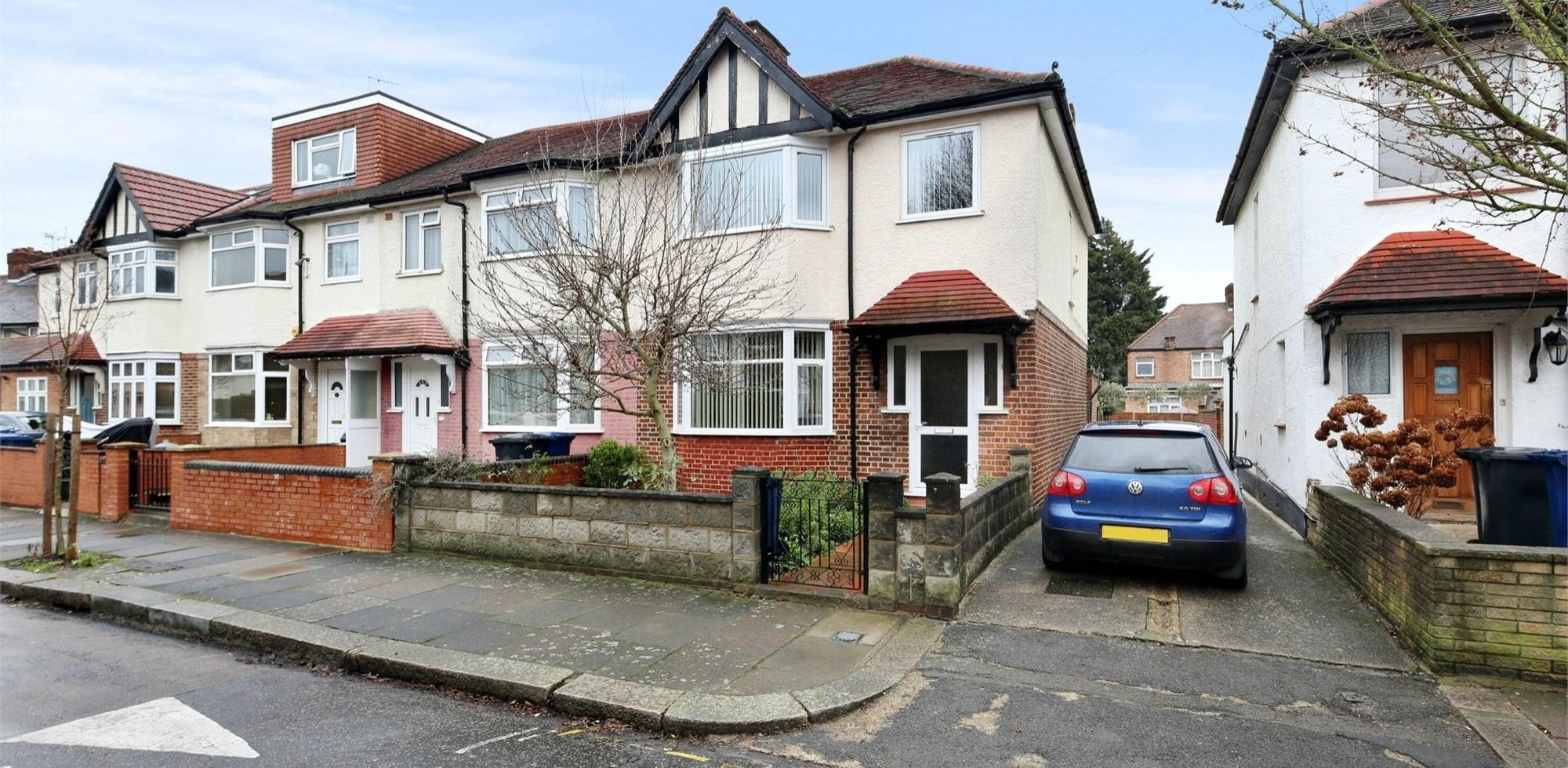 House For Sale in Wilfrid Gardens, Acton