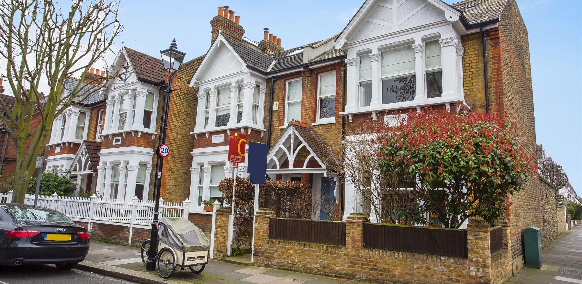 House For Sale in Woodstock Road, Chiswick